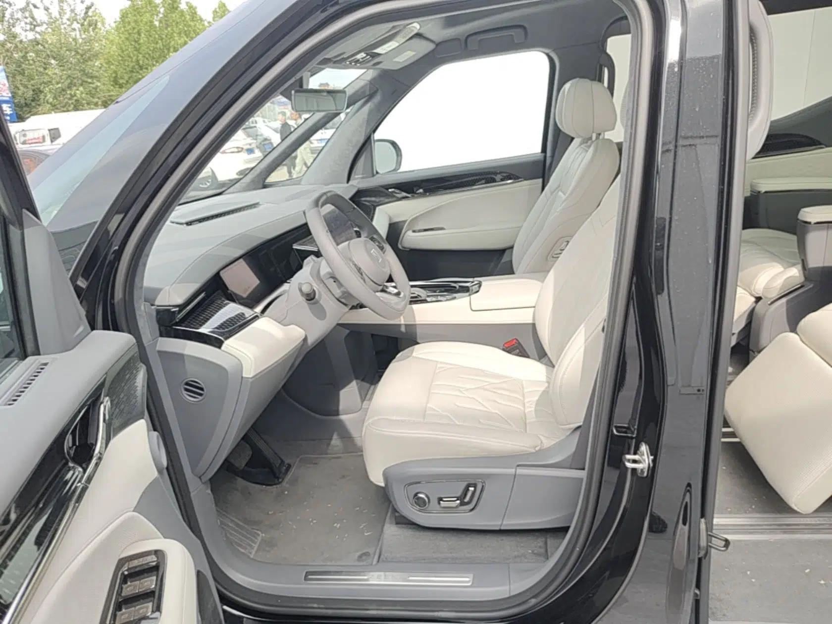 Zeekr 009 2024 7-Seater Aisle Version 108 kWh — миниатюра 17