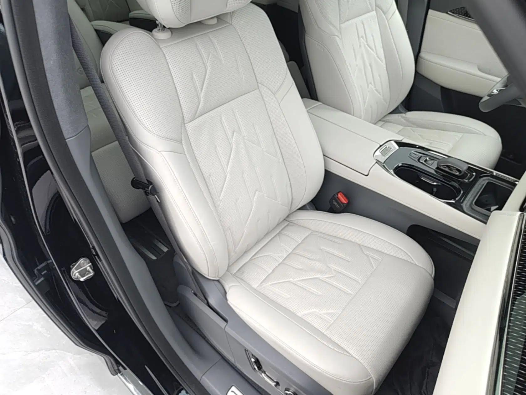 Zeekr 009 2024 7-Seater Aisle Version 108 kWh — миниатюра 23
