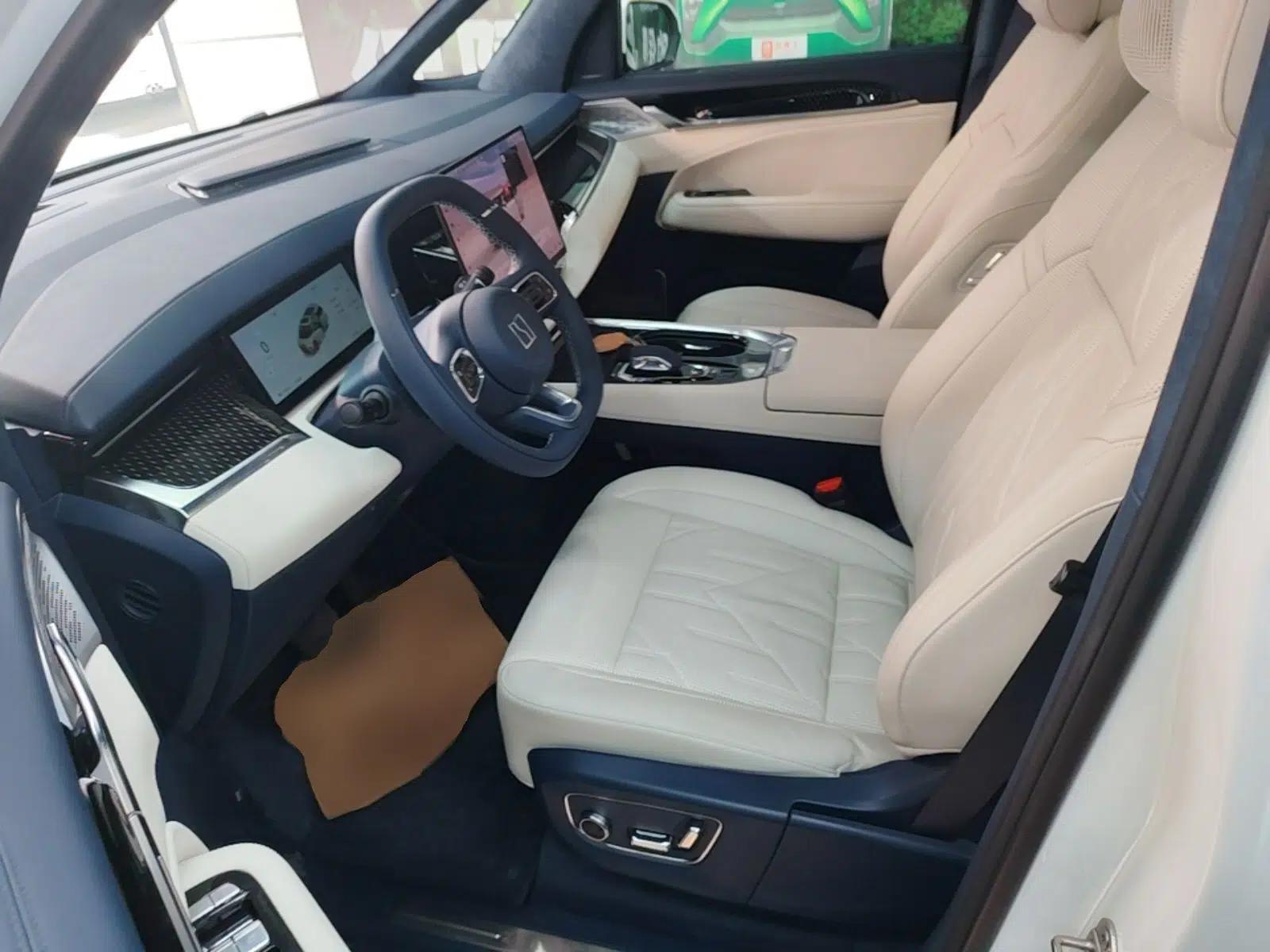 Zeekr 009 2024 Six-Seat Executive Version 4WD 108 kWh — миниатюра 18
