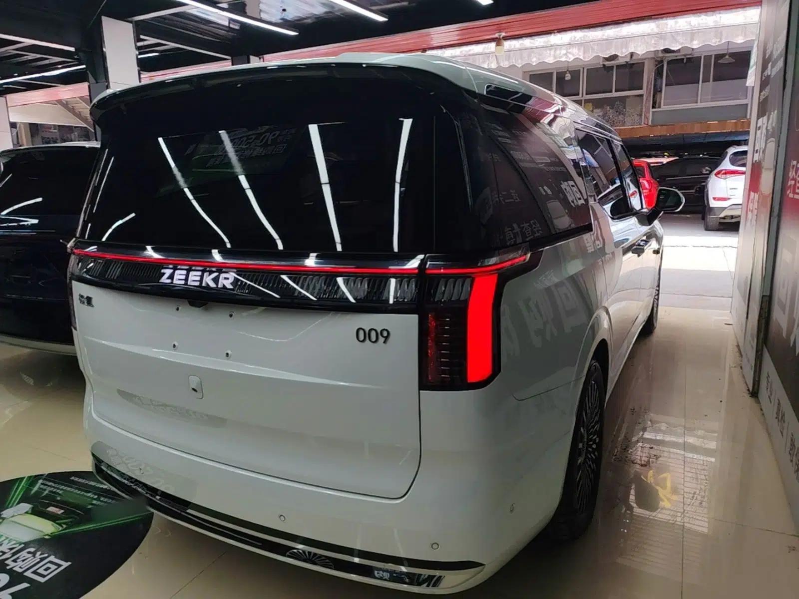Zeekr 009 2024 Six-Seat Executive Version 4WD 108 kWh — миниатюра 6