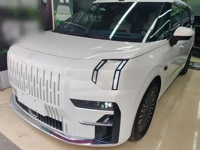 Zeekr 009 2024 Six-Seat Executive Version 4WD 108 kWh