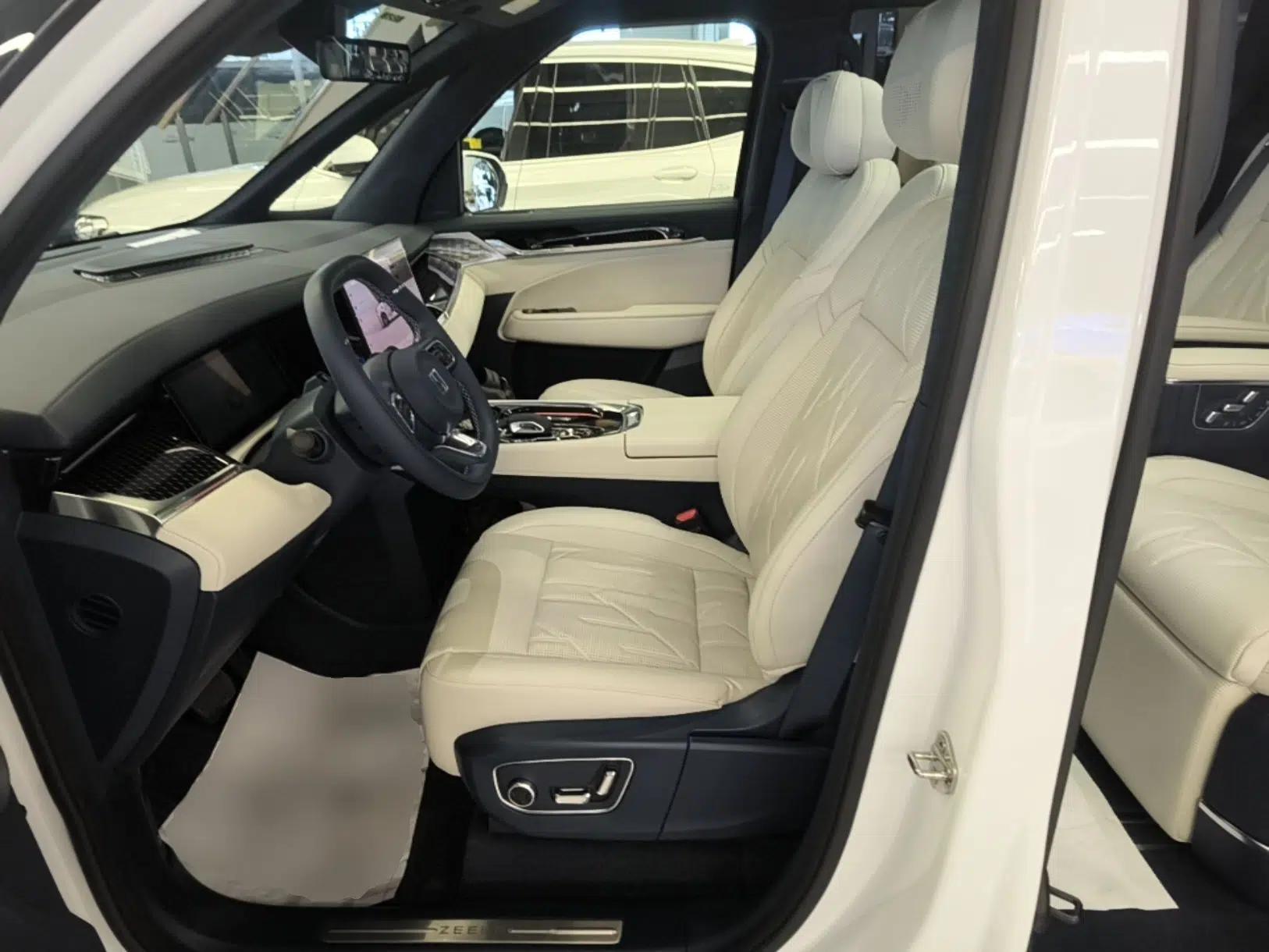 Zeekr 009 2024 7-Seater Walk-Through Version Four-Wheel Drive 108 kWh — миниатюра 17