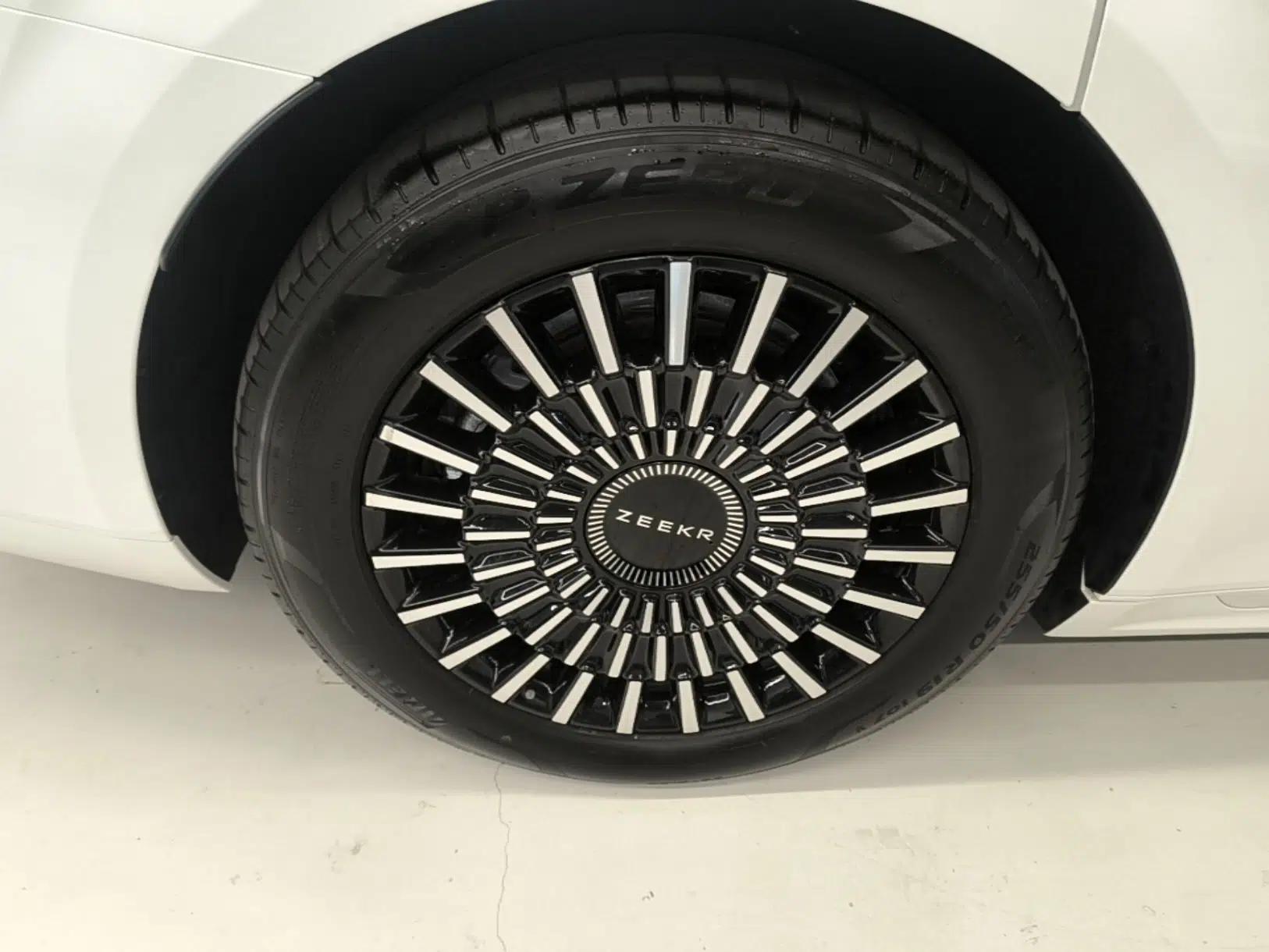 Zeekr 009 2024 7-Seater Walk-Through Version Four-Wheel Drive 108 kWh — миниатюра 10