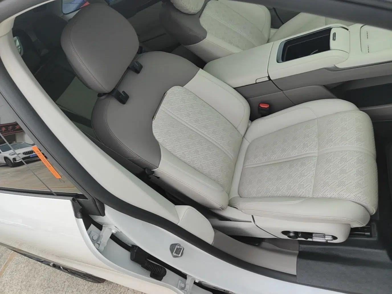 Zeekr 7X 2025 75 kWh Rear-Wheel Drive Intelligent Driving Version — миниатюра 23