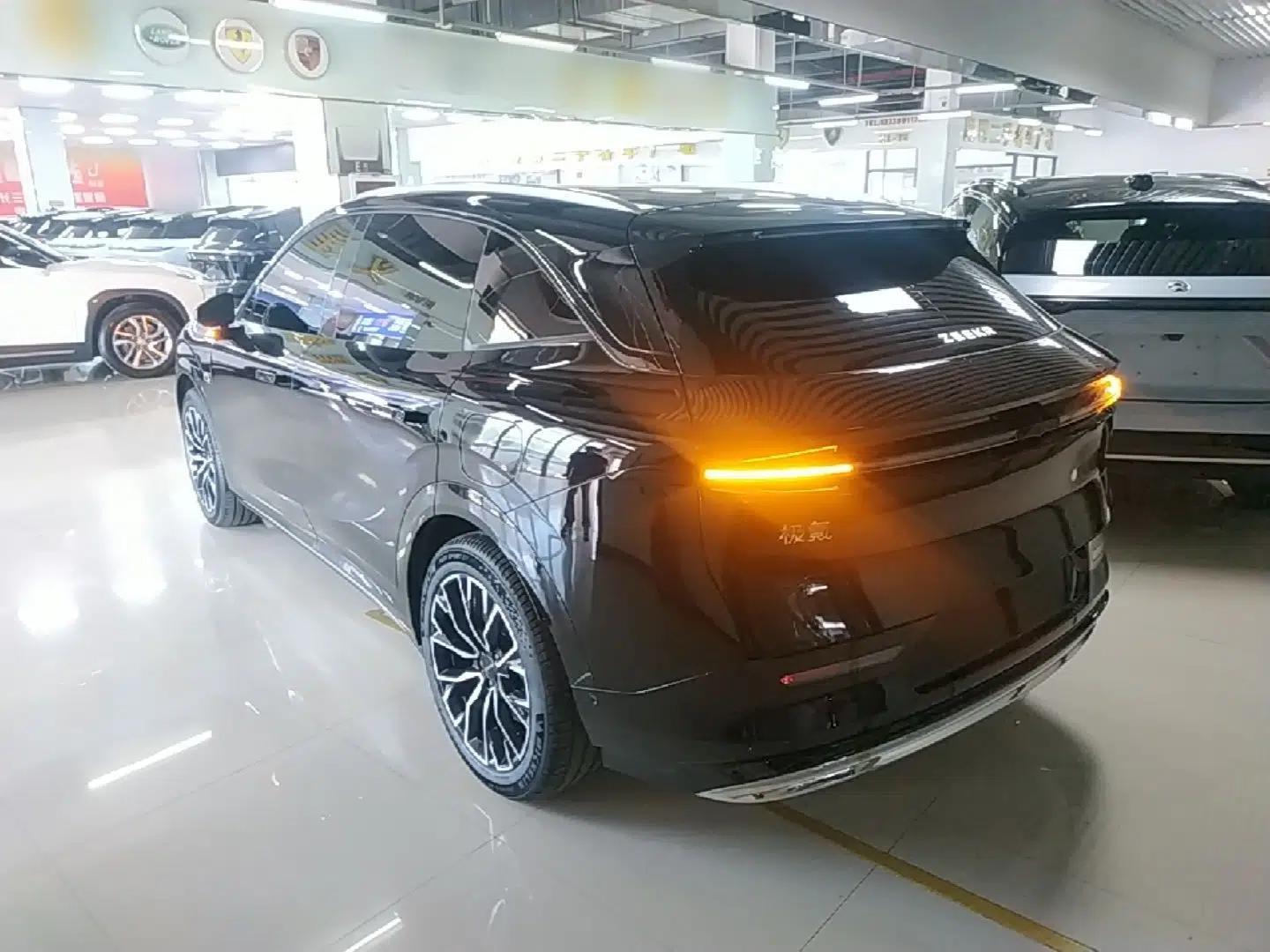 Zeekr 7X 2025 75 kWh Rear-Wheel Drive Intelligent Driving Version — миниатюра 4