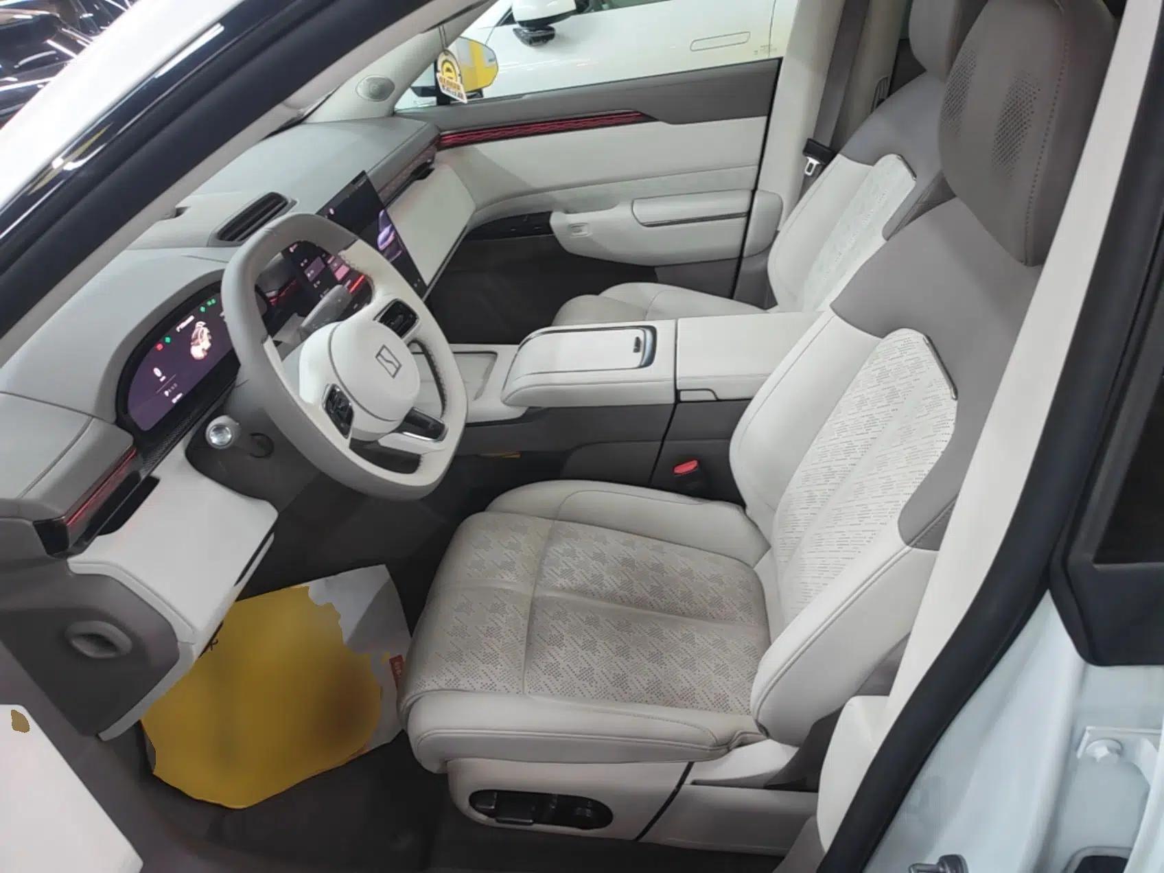 Zeekr 7X 2025 75 kWh Rear-Wheel Drive Intelligent Driving Version — миниатюра 17