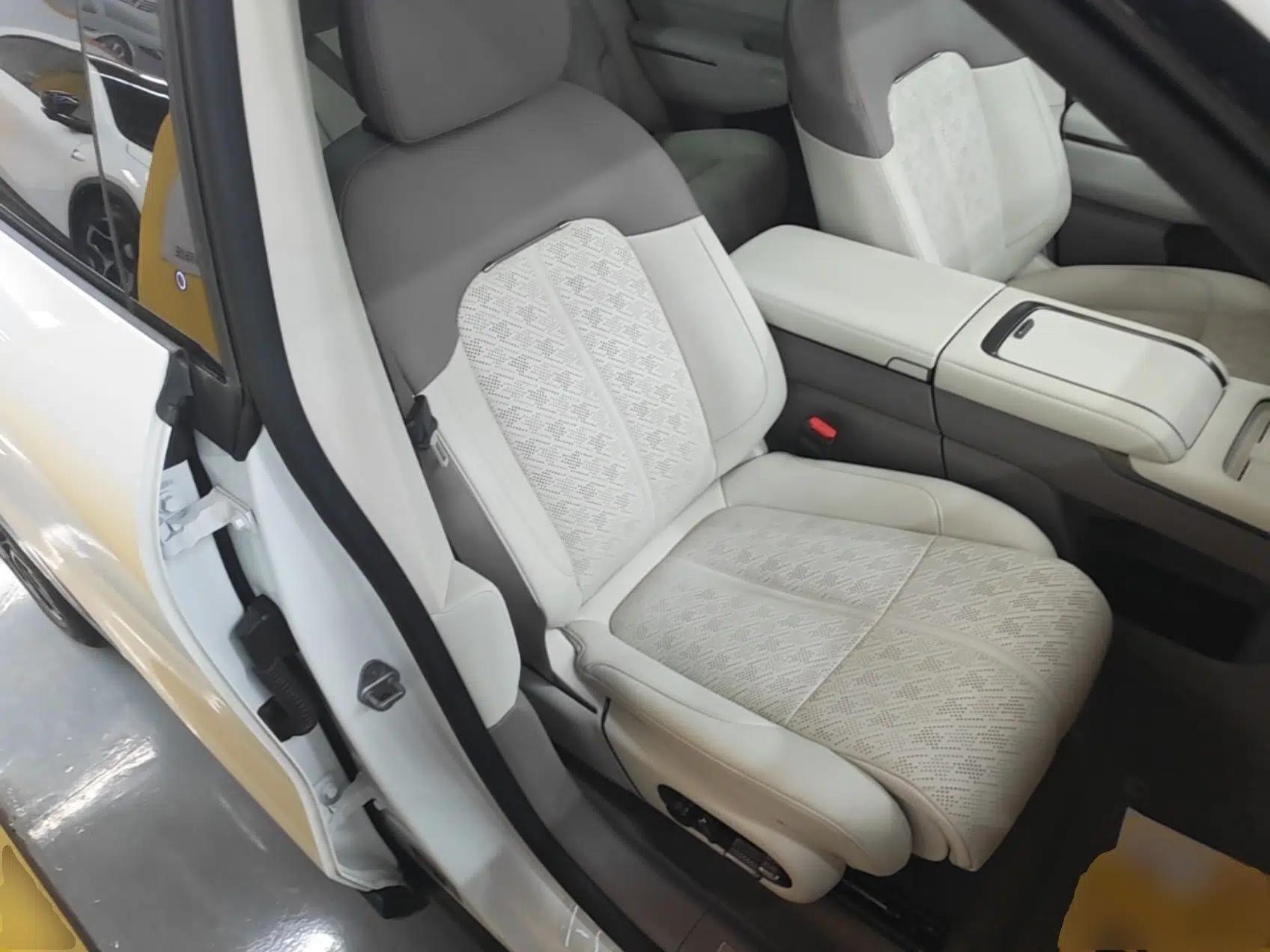 Zeekr 7X 2025 75 kWh Rear-Wheel Drive Intelligent Driving Version — миниатюра 23