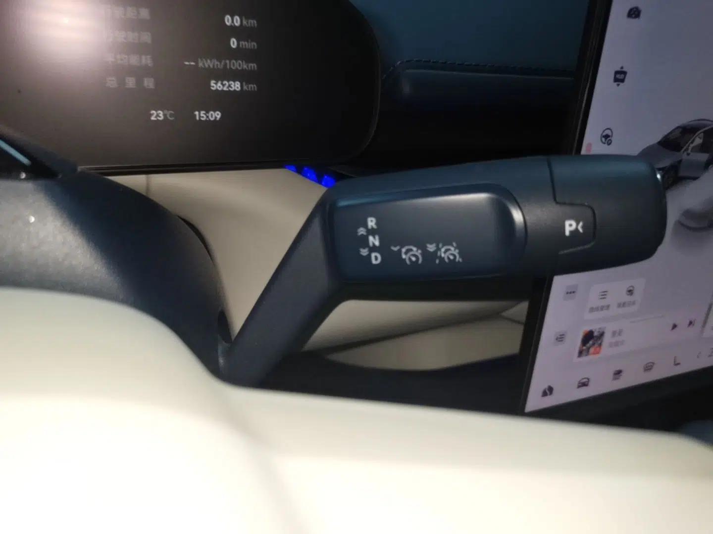 Zeekr 007 2024 Rear-Drive Intelligent Driving Version 100 kWh — миниатюра 17