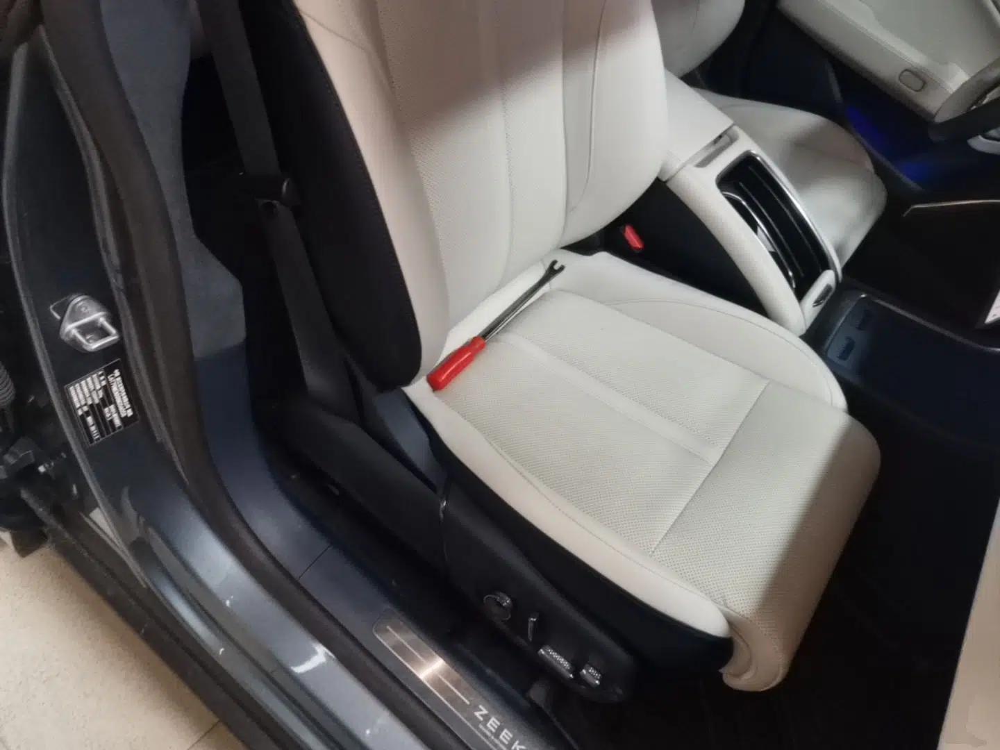 Zeekr 007 2024 Rear-Drive Intelligent Driving Version 100 kWh — миниатюра 23