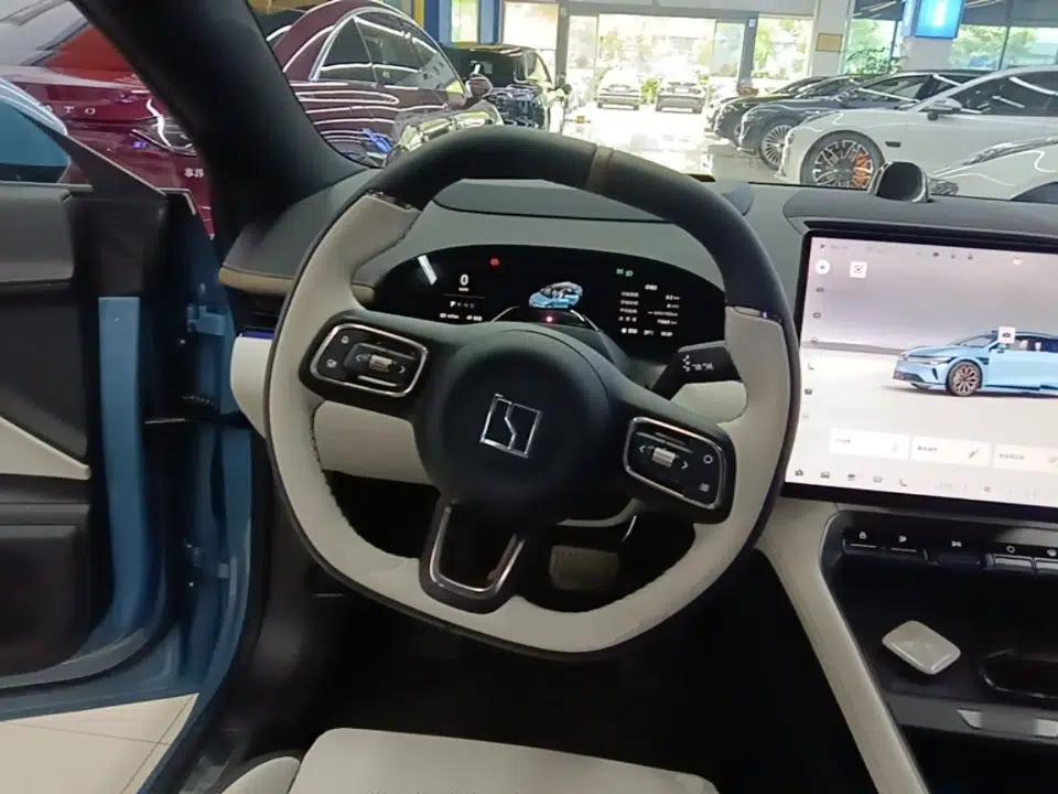 Zeekr 007GT 2025 Four-Wheel Drive Intelligent Driving Version 75 kWh — миниатюра 13