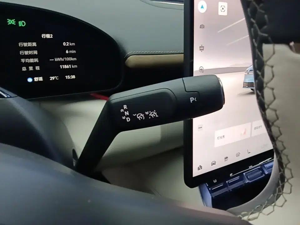 Zeekr 007GT 2025 Four-Wheel Drive Intelligent Driving Version 75 kWh — миниатюра 16