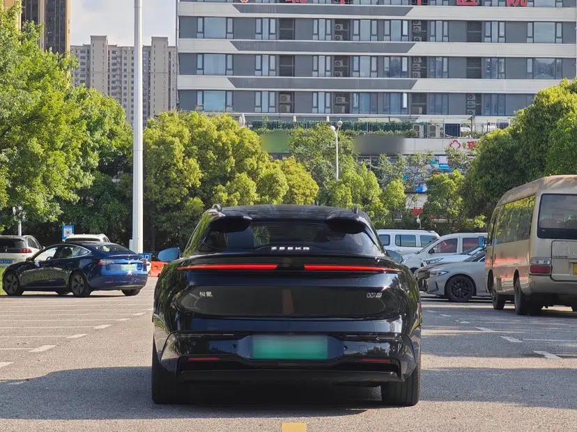 Zeekr 007GT 2025 Rear-Drive Intelligent Driving Version 75 kWh — миниатюра 8