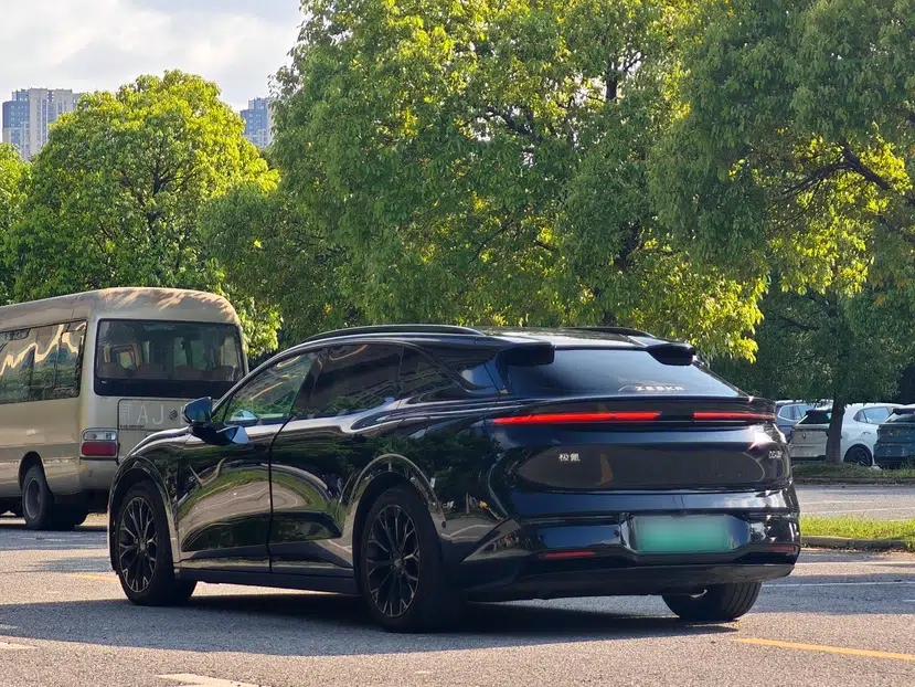 Zeekr 007GT 2025 Rear-Drive Intelligent Driving Version 75 kWh — миниатюра 9