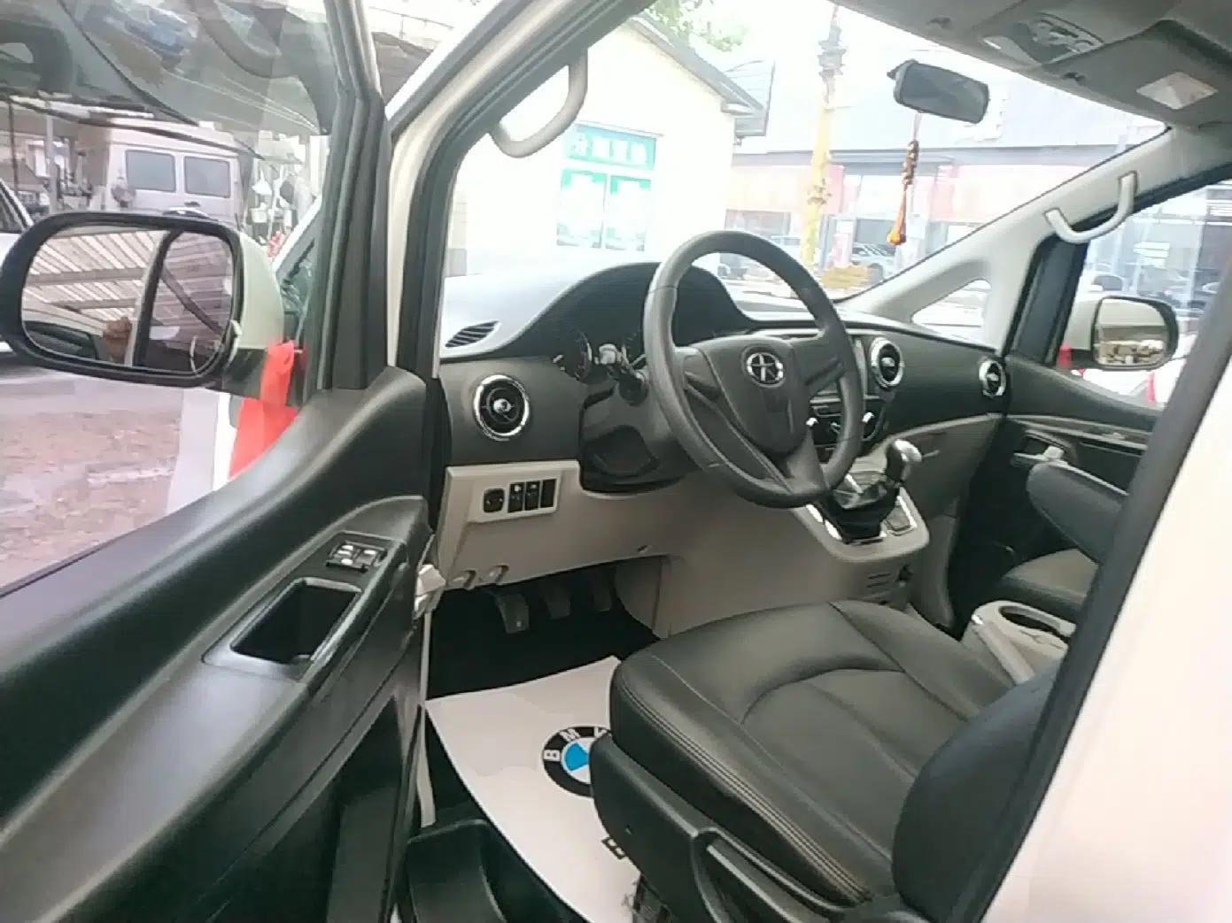 JAC Refine M3 2016 IKEA Edition 1.6L Luxury Smart Model — миниатюра 19
