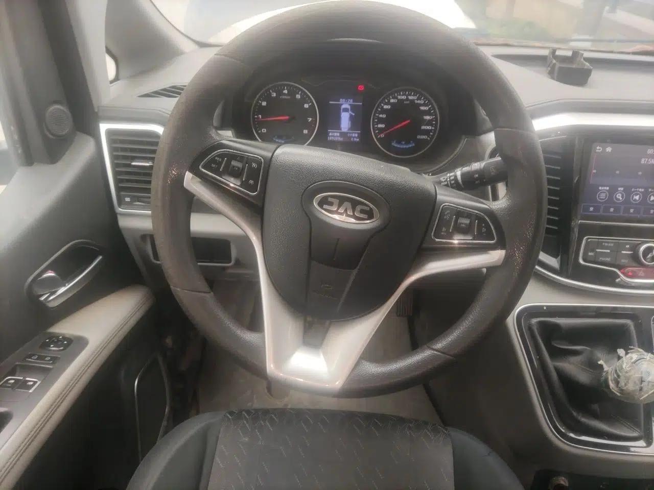 JAC Refine M4 2016 2.0L Manual Luxury Version — миниатюра 9