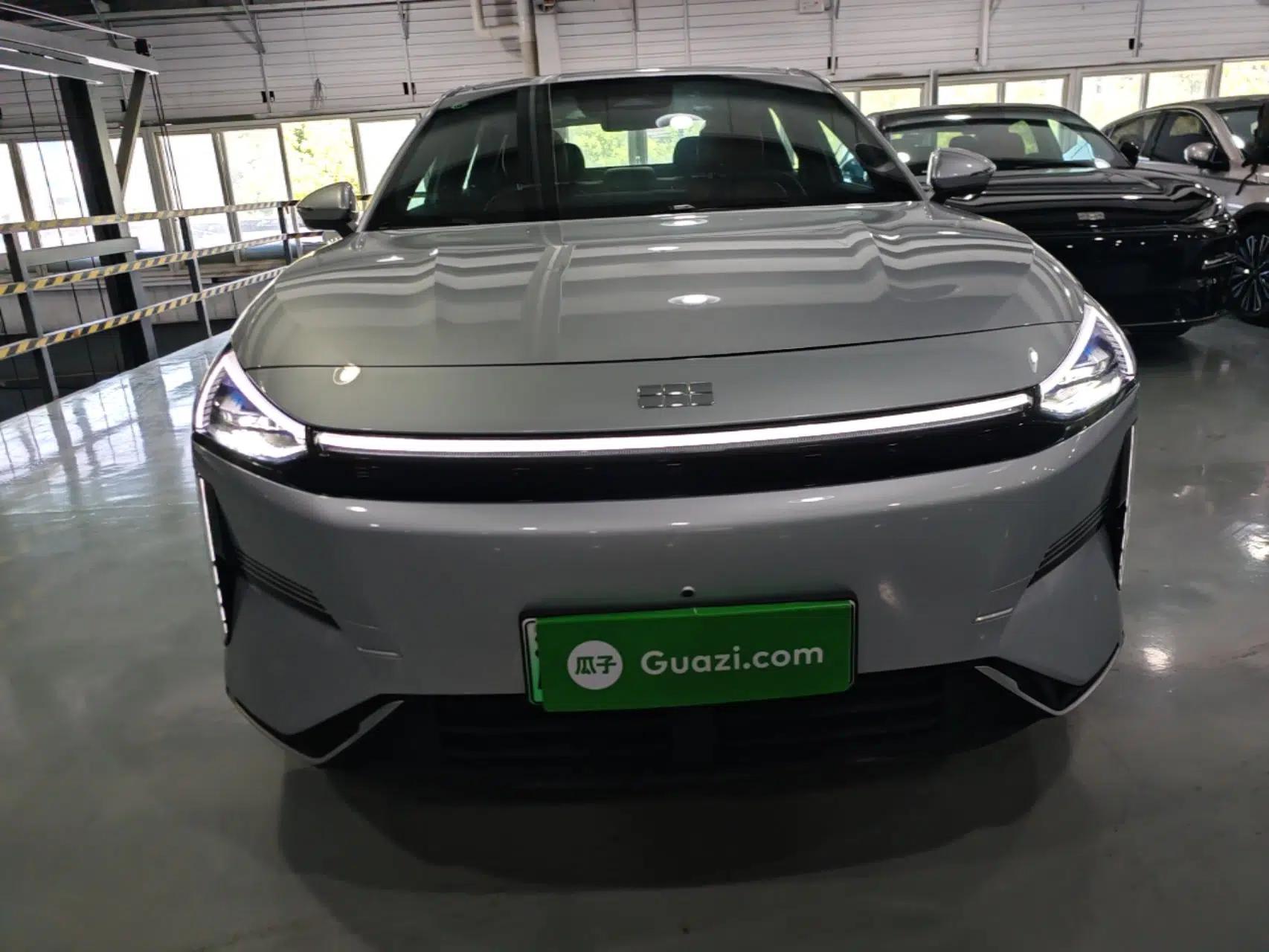 Geely Galaxy L6 2025 EM-i 140km Explorer+ Edition — миниатюра 2
