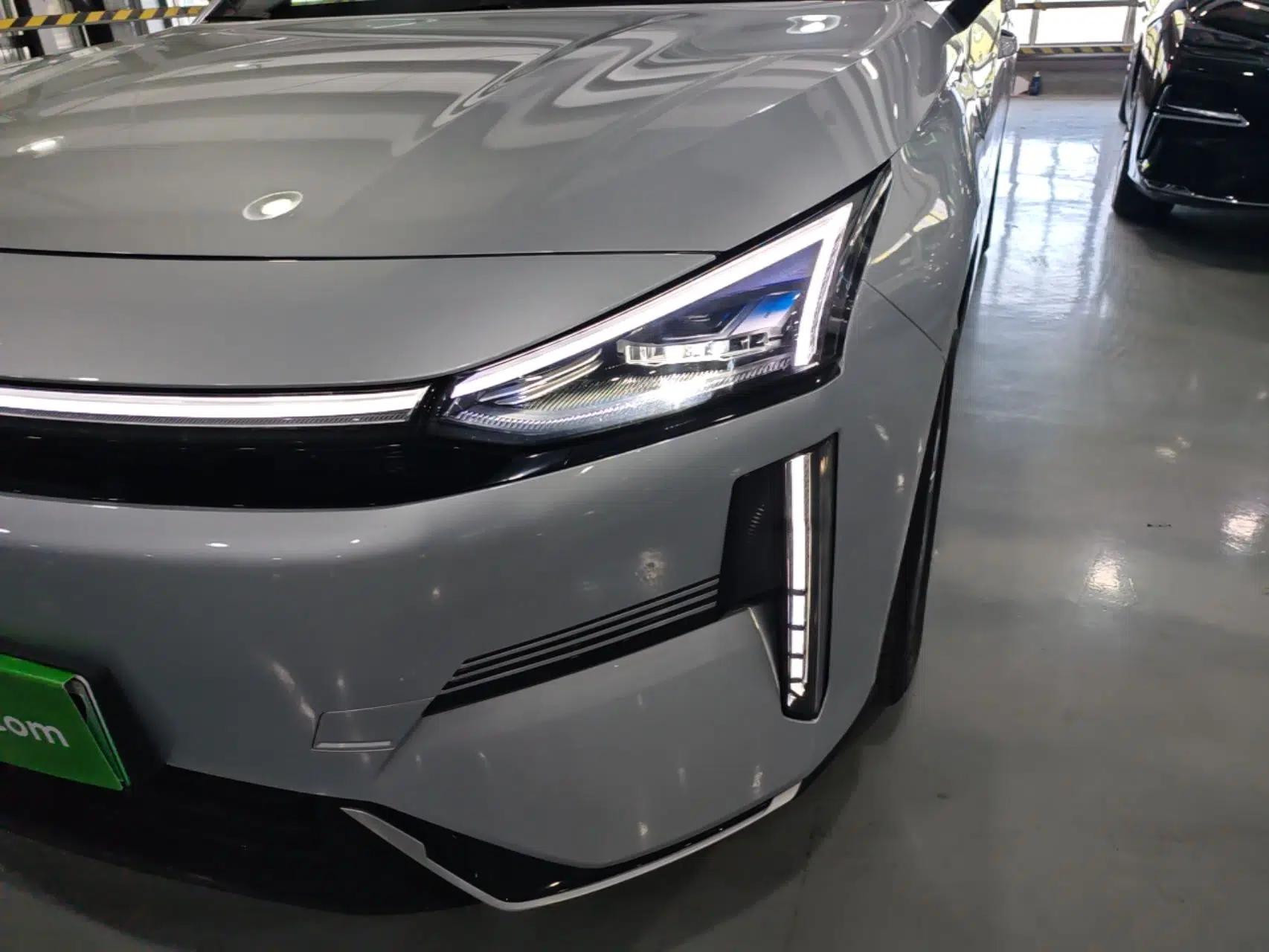 Geely Galaxy L6 2025 EM-i 140km Explorer+ Edition — миниатюра 9