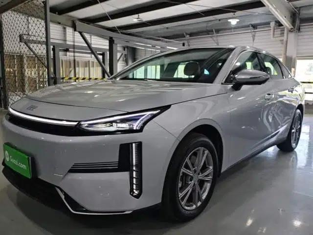 Geely Galaxy L6 2025 EM-i 140km Explorer+ Edition