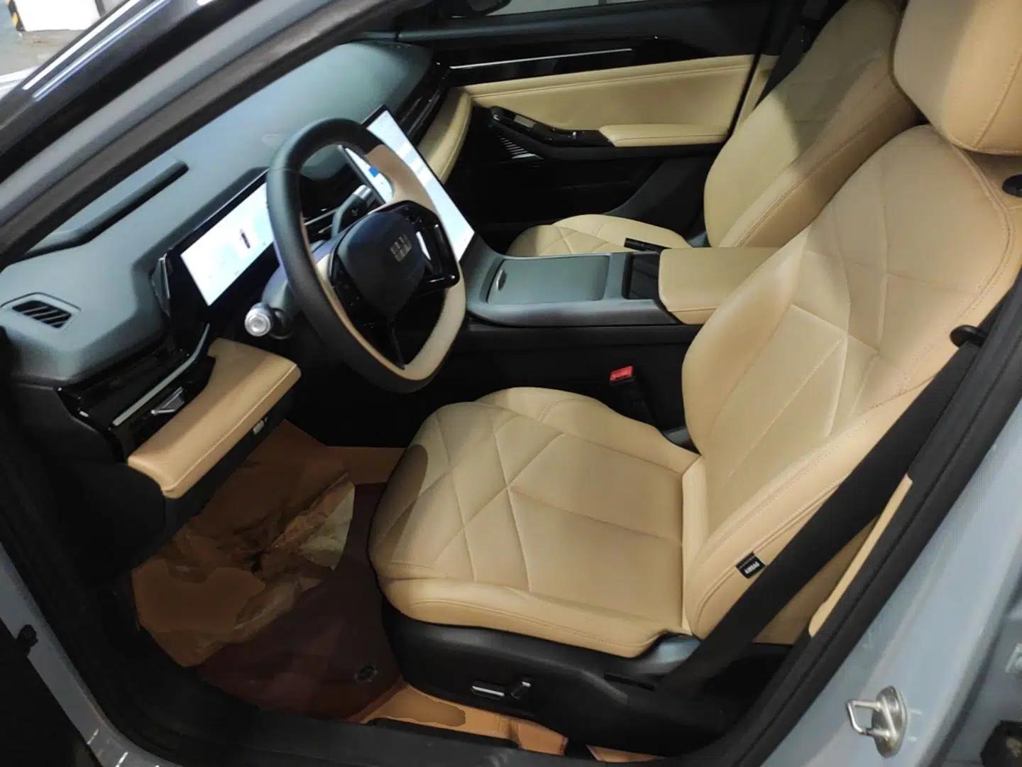 Geely Galaxy L6 2024 125km PLUS Dragon Edition — миниатюра 18