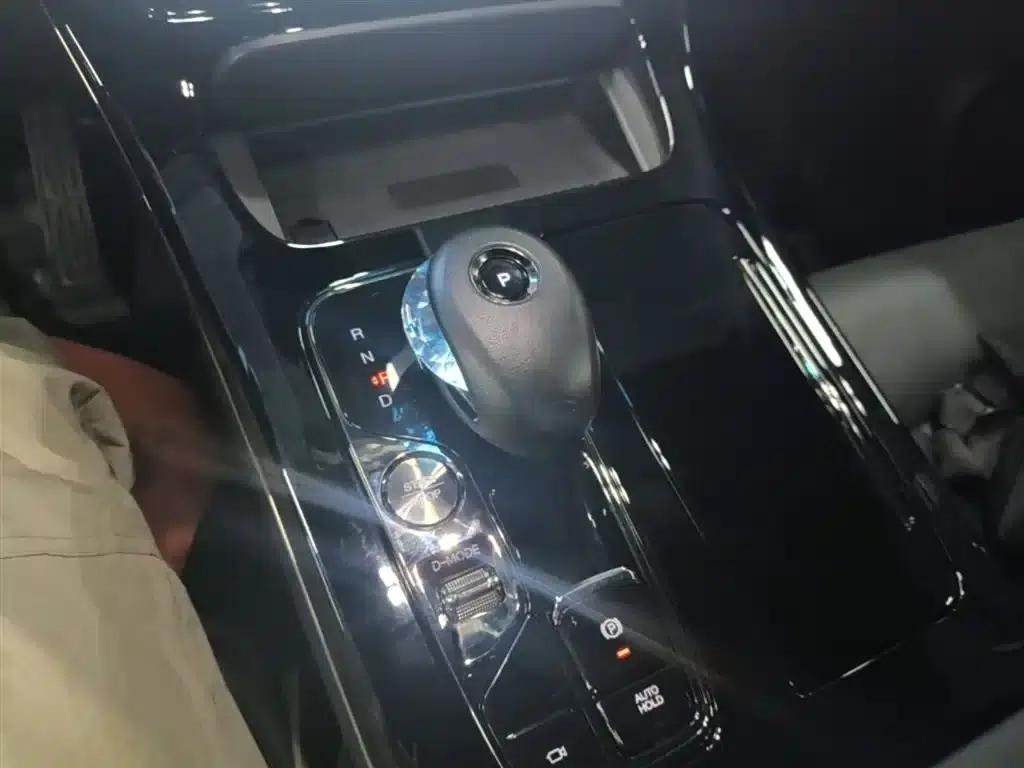 Trumpchi M8 2023 Master Series Dual Engine Supreme Edition — миниатюра 14