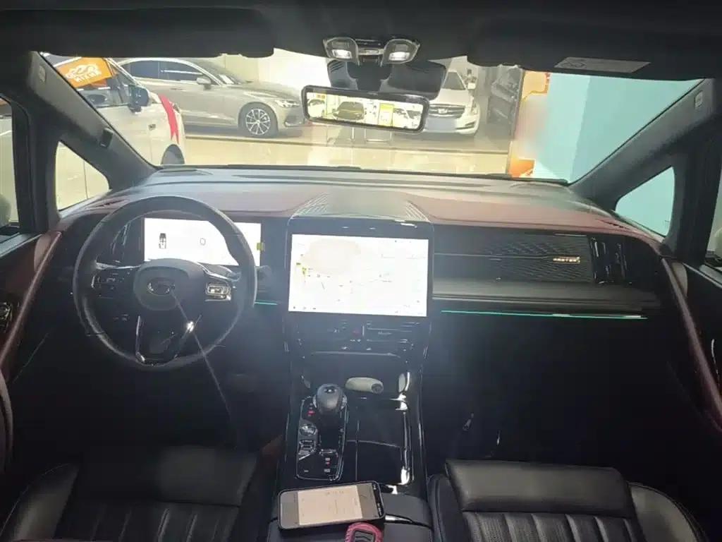 Trumpchi M8 2023 Master Series Dual Engine Supreme Edition — миниатюра 10