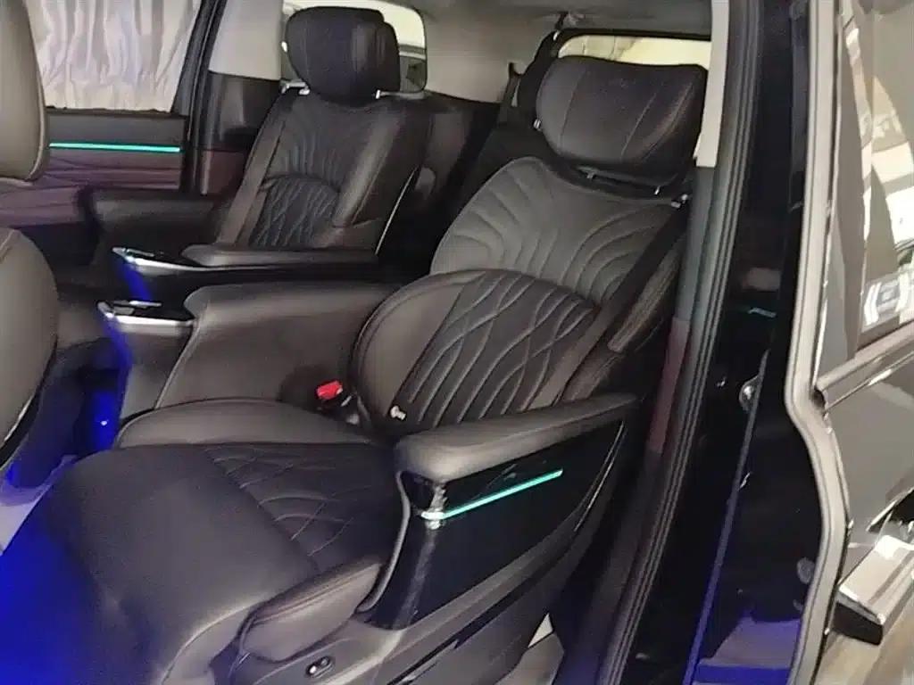 Trumpchi M8 2024 Master Series 400T Supreme Edition — миниатюра 17
