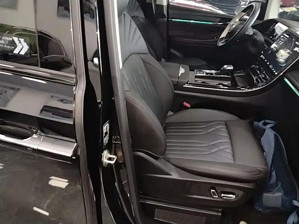 Trumpchi M8 2024 Master Series 400T Supreme Edition — миниатюра 25
