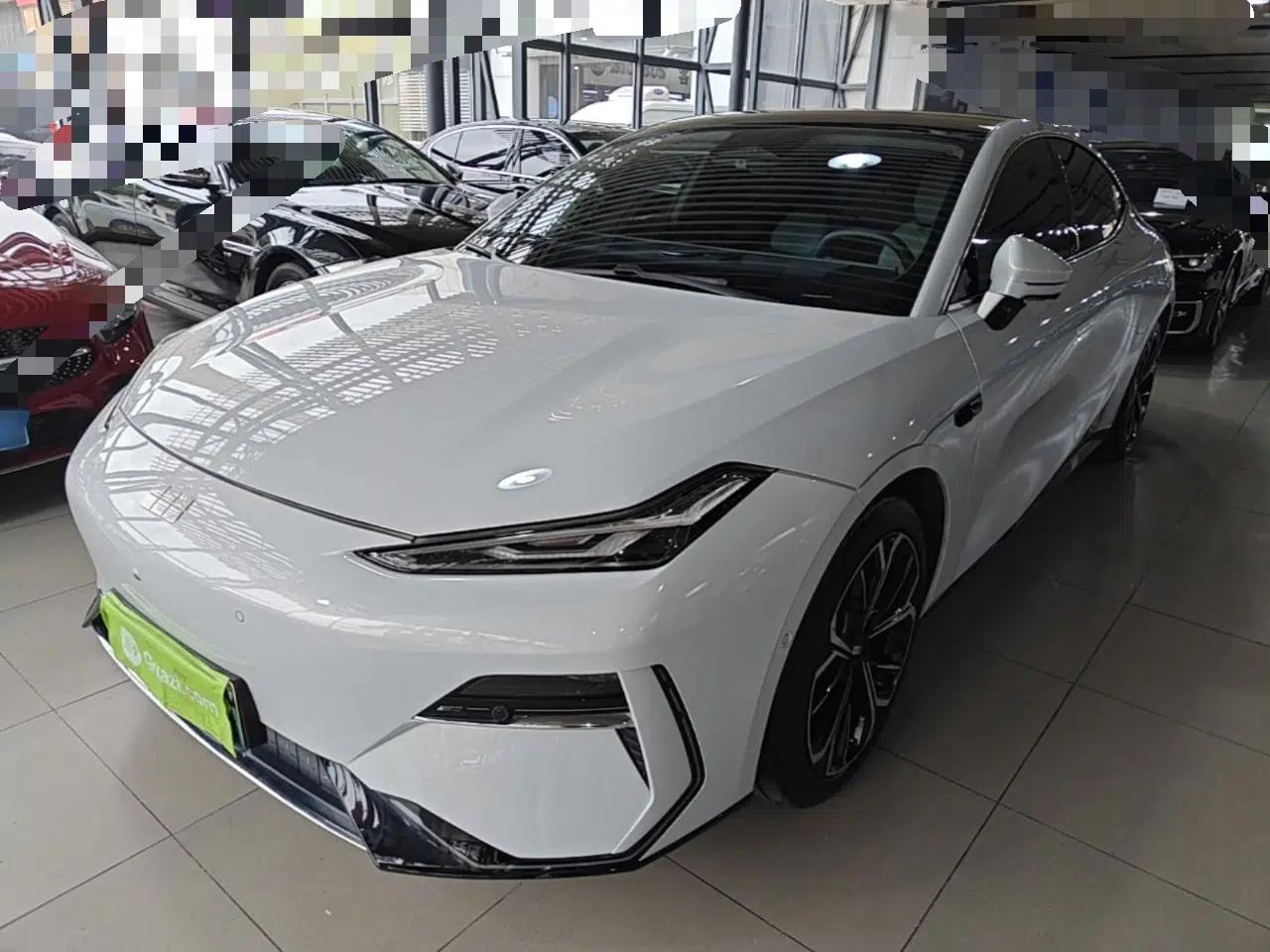 Geely Galaxy E8 2025 700 km Long-Range Intelligent Driving Version — миниатюра 1
