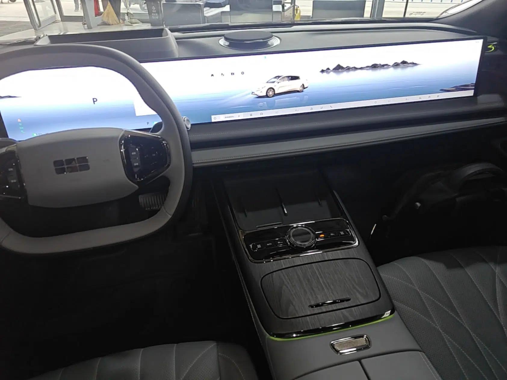 Geely Galaxy E8 2025 700 km Long-Range Intelligent Driving Version — миниатюра 15