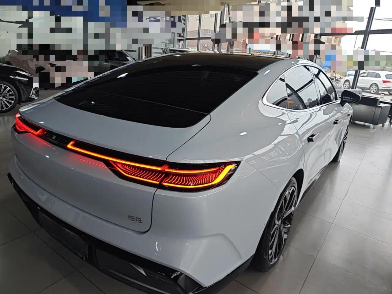 Geely Galaxy E8 2025 700 km Long-Range Intelligent Driving Version — миниатюра 4