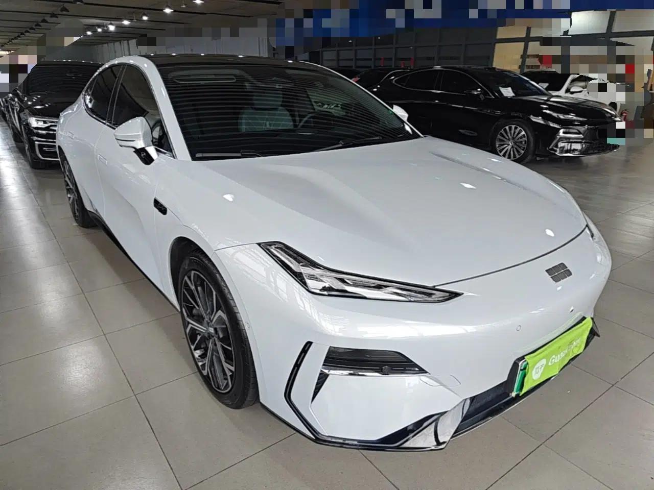Geely Galaxy E8 2025 700 km Long-Range Intelligent Driving Version — миниатюра 6