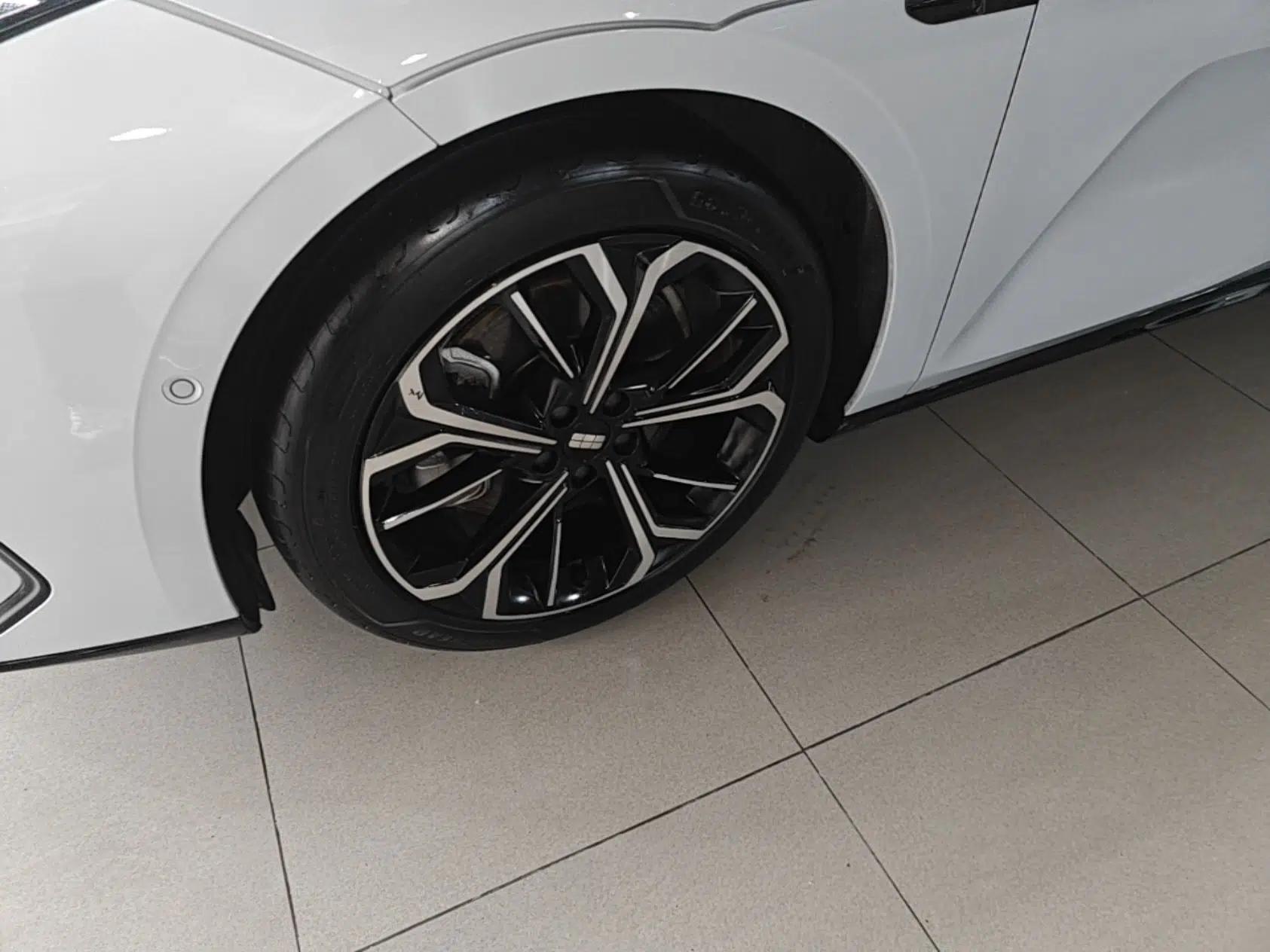 Geely Galaxy E8 2025 700 km Long-Range Intelligent Driving Version — миниатюра 9
