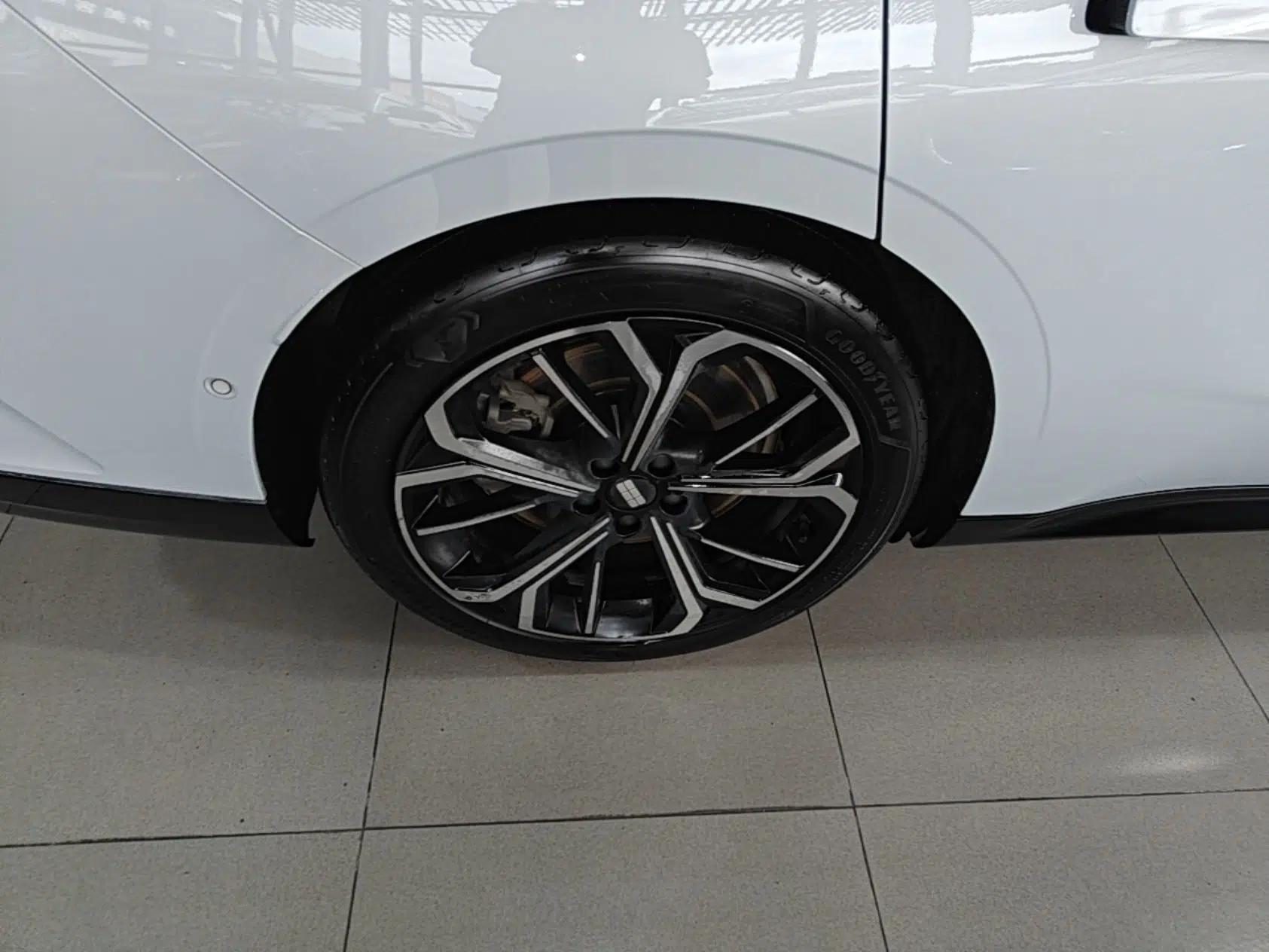 Geely Galaxy E8 2025 700 km Long-Range Intelligent Driving Version — миниатюра 10