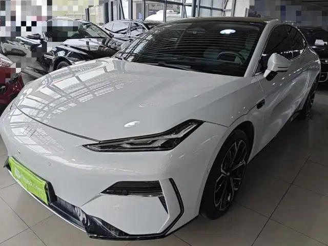 Geely Galaxy E8 2025 700 km Long-Range Intelligent Driving Version