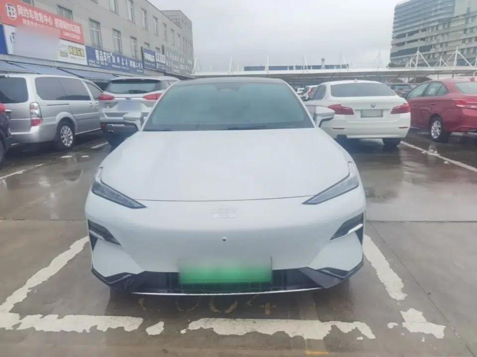 Geely Galaxy E8 2024 665 km Range Rear-Drive Starship Long-Range Version — миниатюра 2