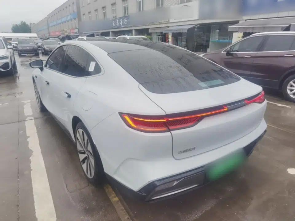 Geely Galaxy E8 2024 665 km Range Rear-Drive Starship Long-Range Version — миниатюра 4