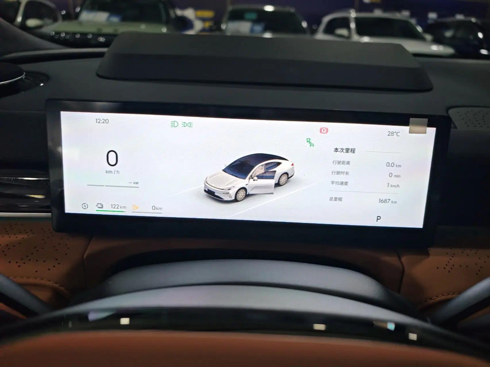Geely Galaxy 8 2025 130km EM-i Flagship Edition — миниатюра 15