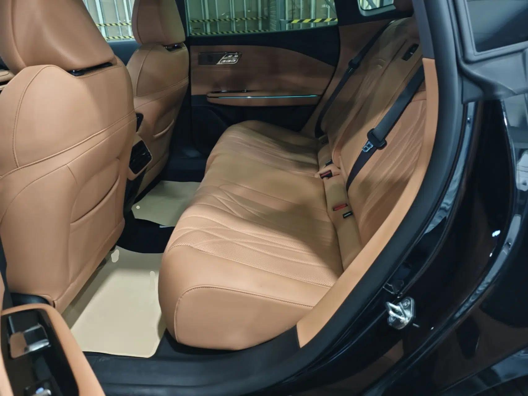Geely Galaxy 8 2025 130km EM-i Flagship Edition — миниатюра 20