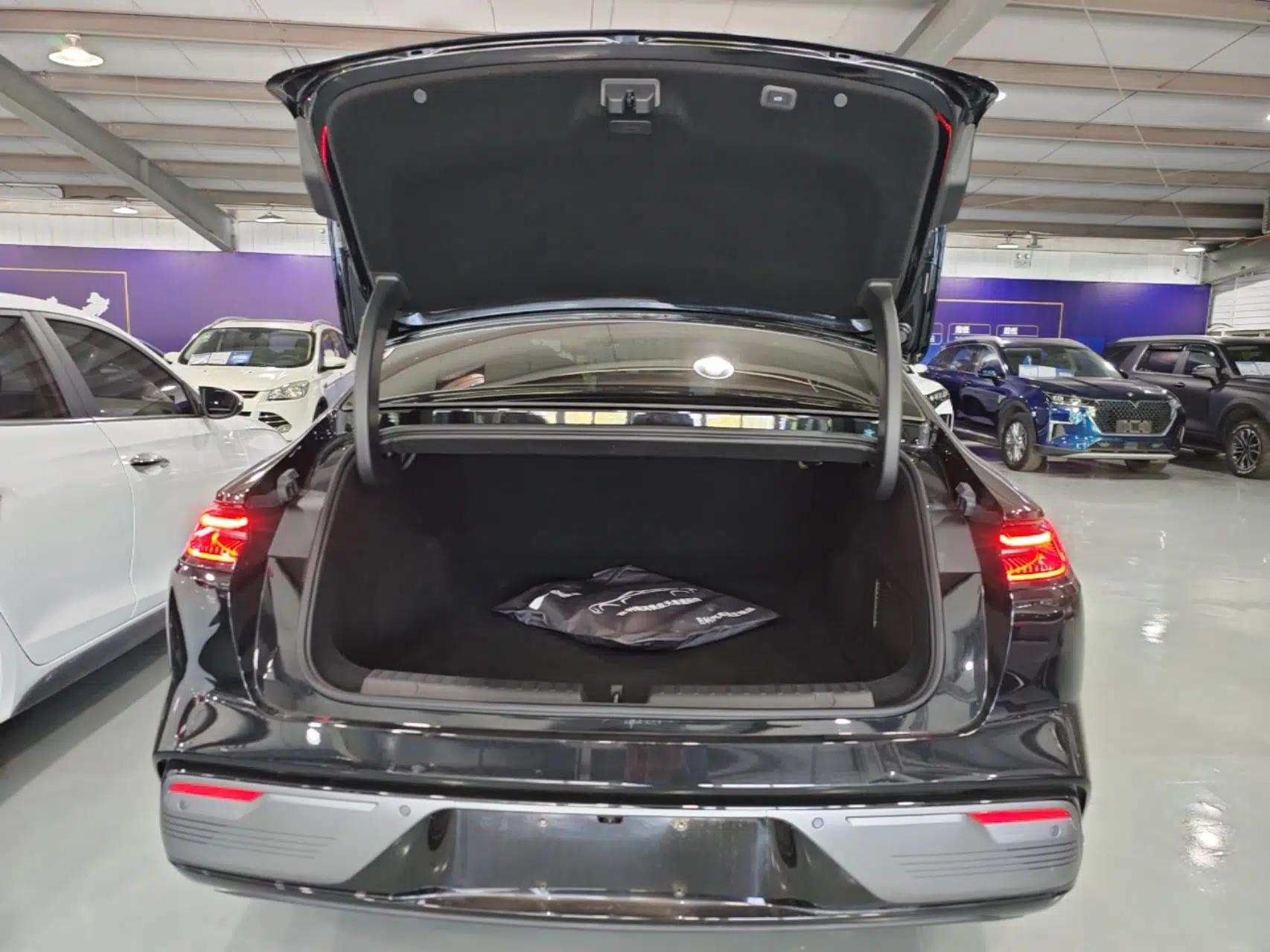 Geely Galaxy 8 2025 130km EM-i Flagship Edition — миниатюра 22