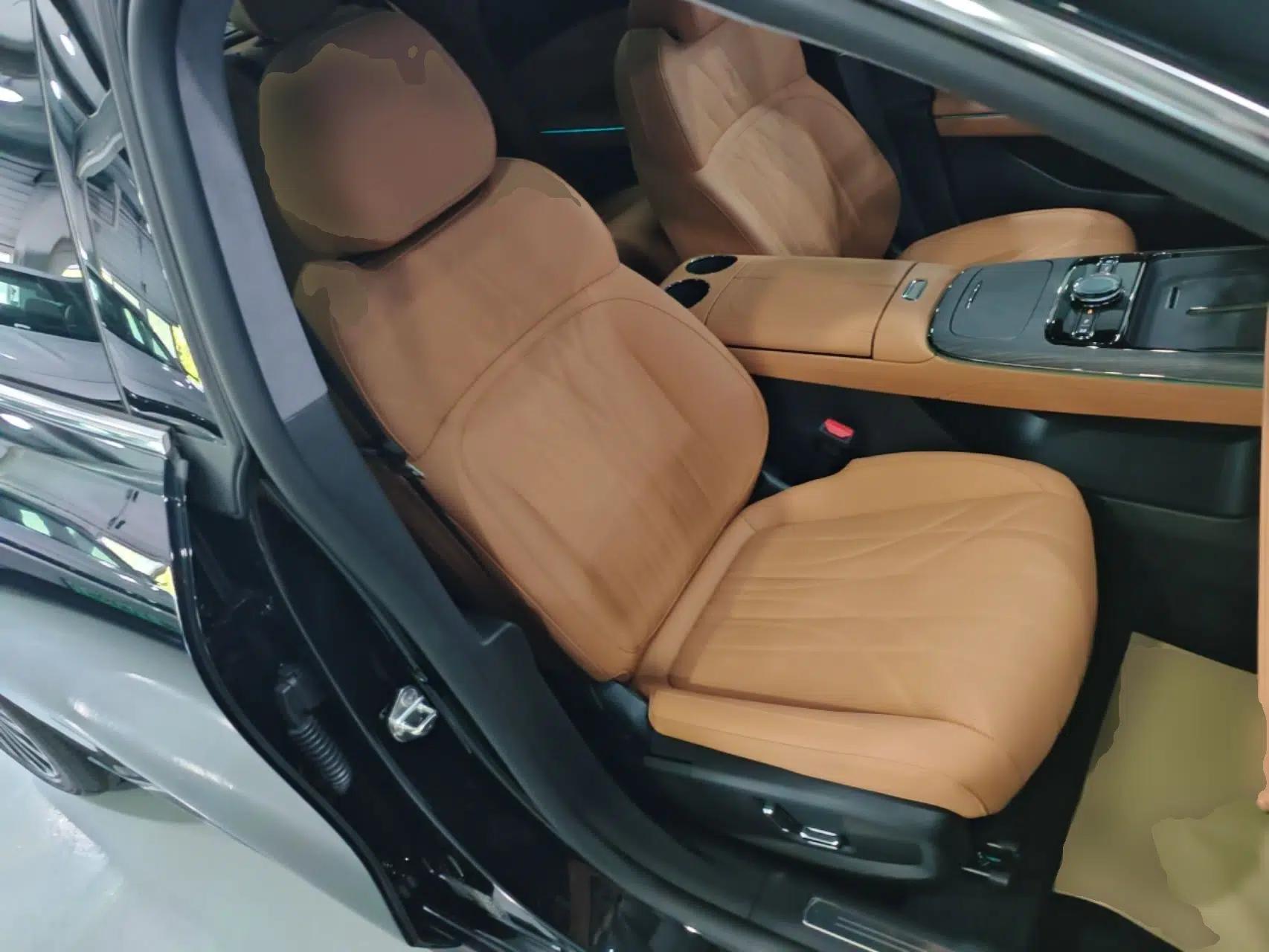 Geely Galaxy 8 2025 130km EM-i Flagship Edition — миниатюра 23