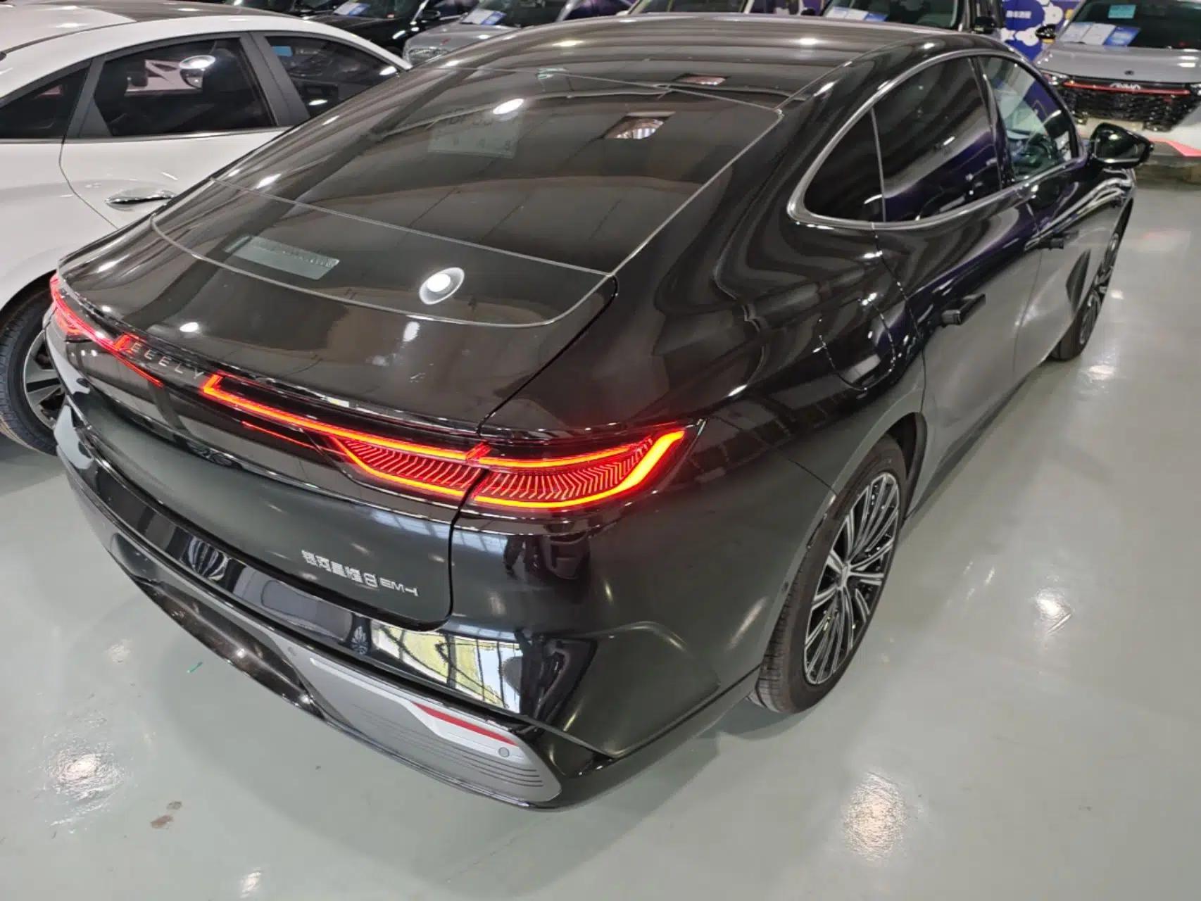 Geely Galaxy 8 2025 130km EM-i Flagship Edition — миниатюра 6