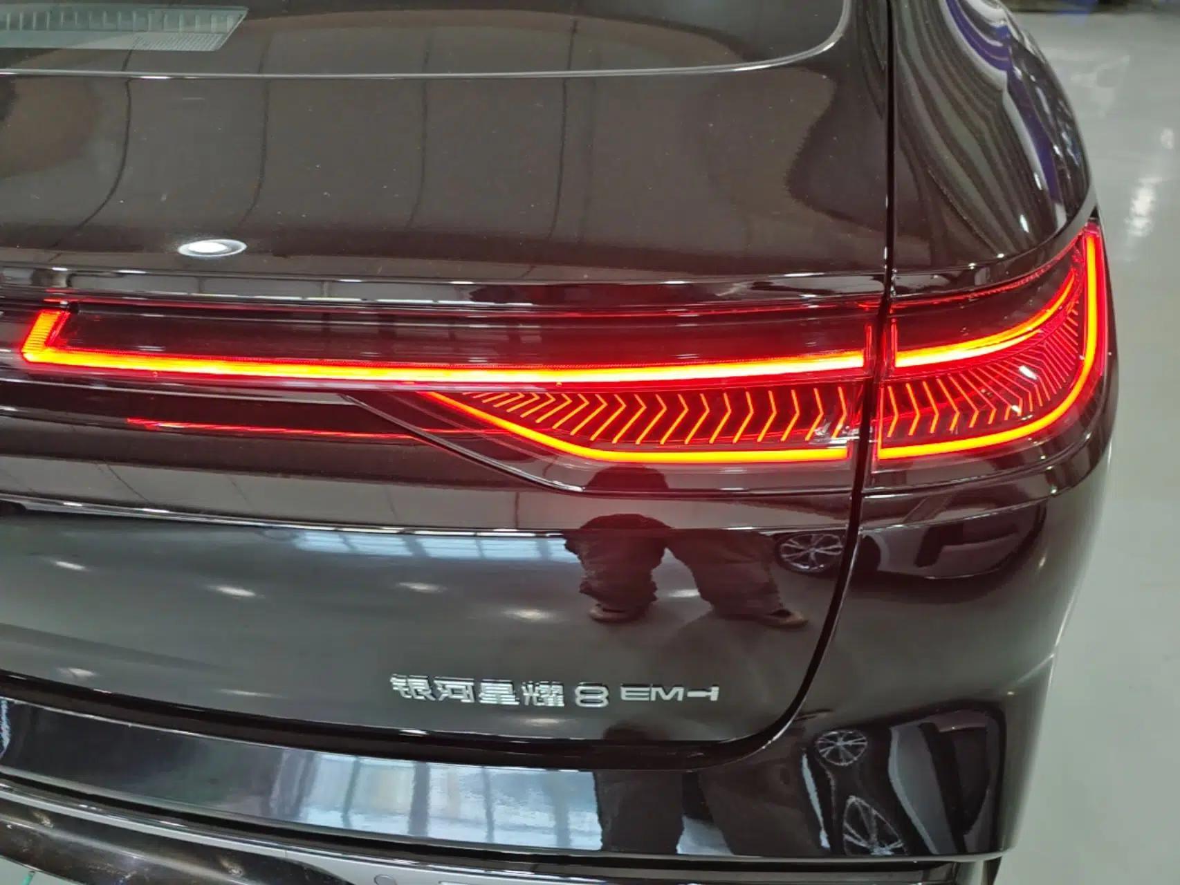 Geely Galaxy 8 2025 130km EM-i Flagship Edition — миниатюра 7