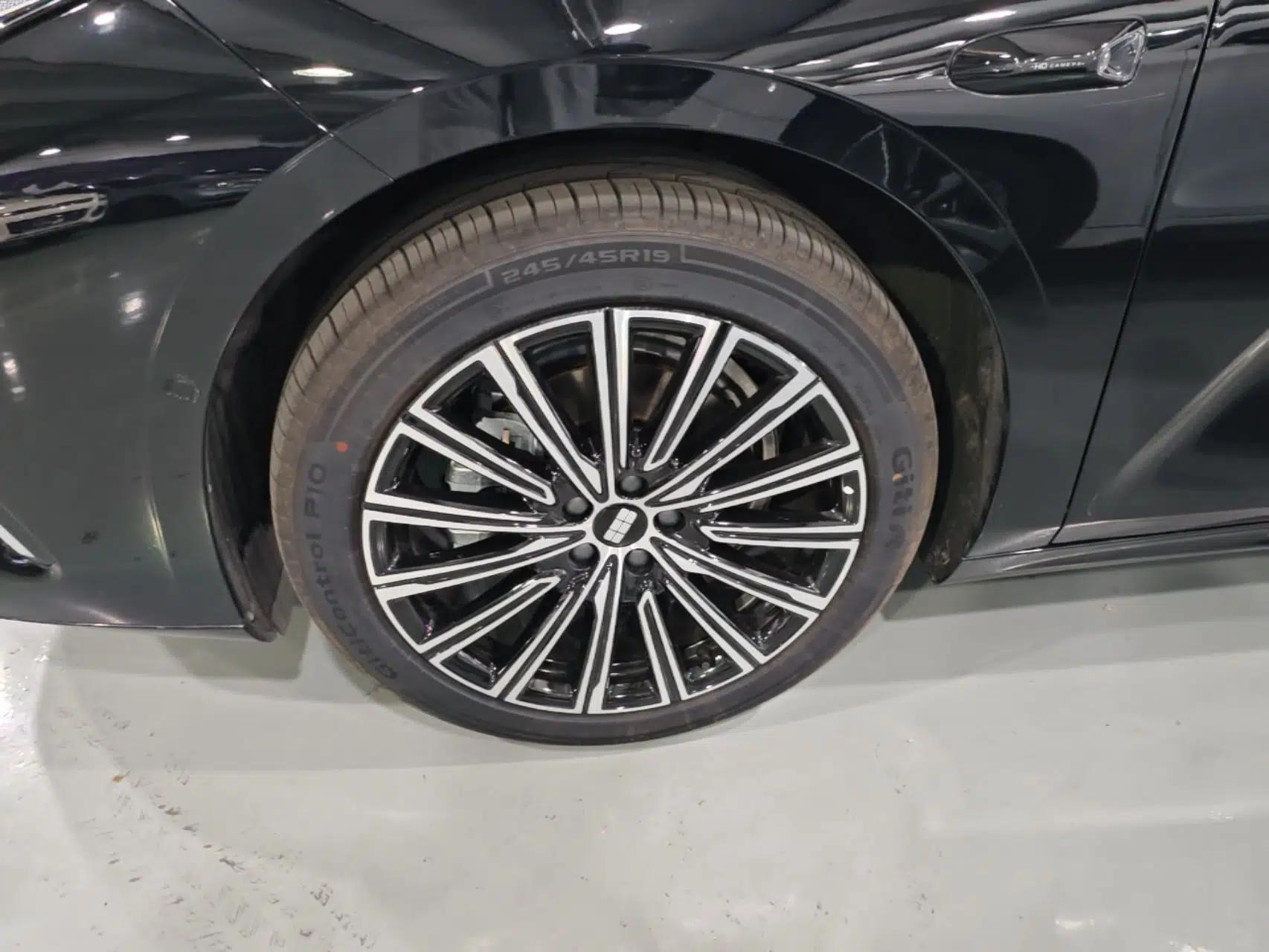 Geely Galaxy 8 2025 130km EM-i Flagship Edition — миниатюра 8