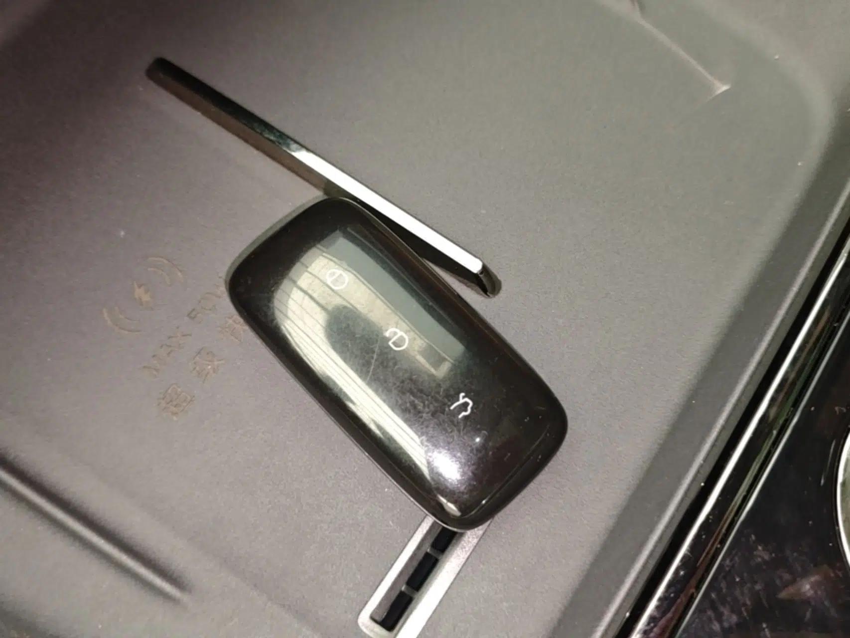 Geely Galaxy 8 2025 130km EM-P Starship Edition — миниатюра 12