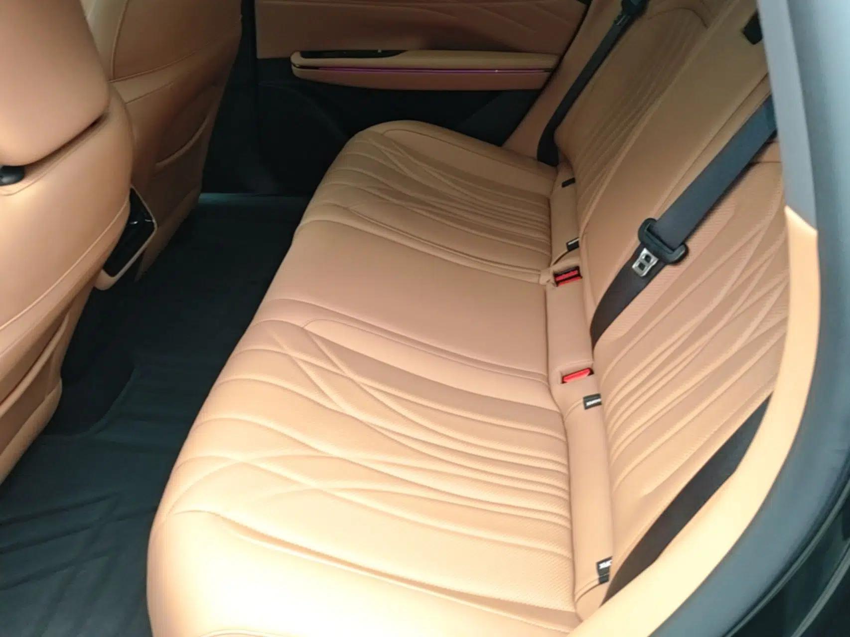 Geely Galaxy 8 2025 130km EM-P Starship Edition — миниатюра 20