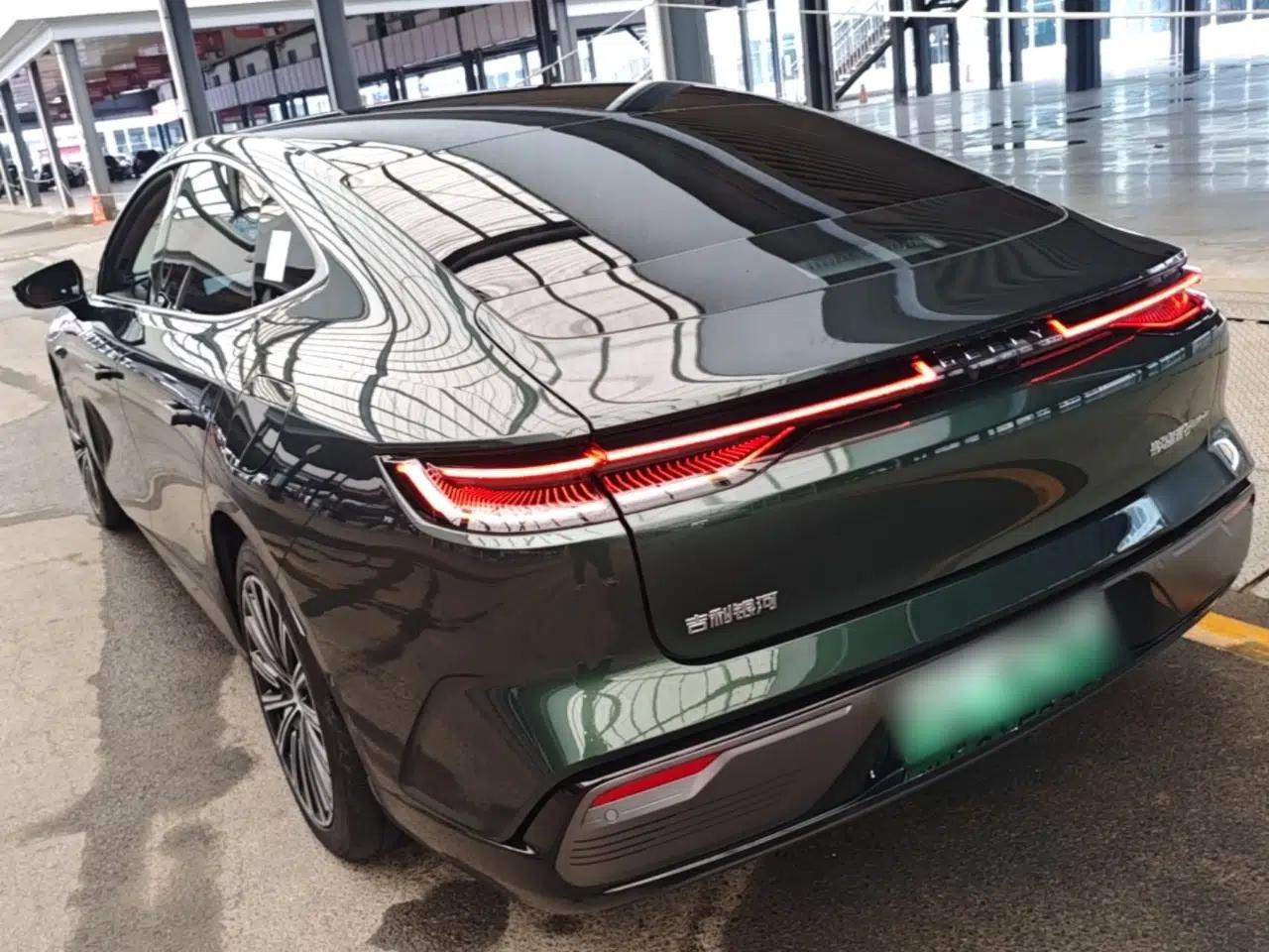 Geely Galaxy 8 2025 130km EM-P Starship Edition — миниатюра 4