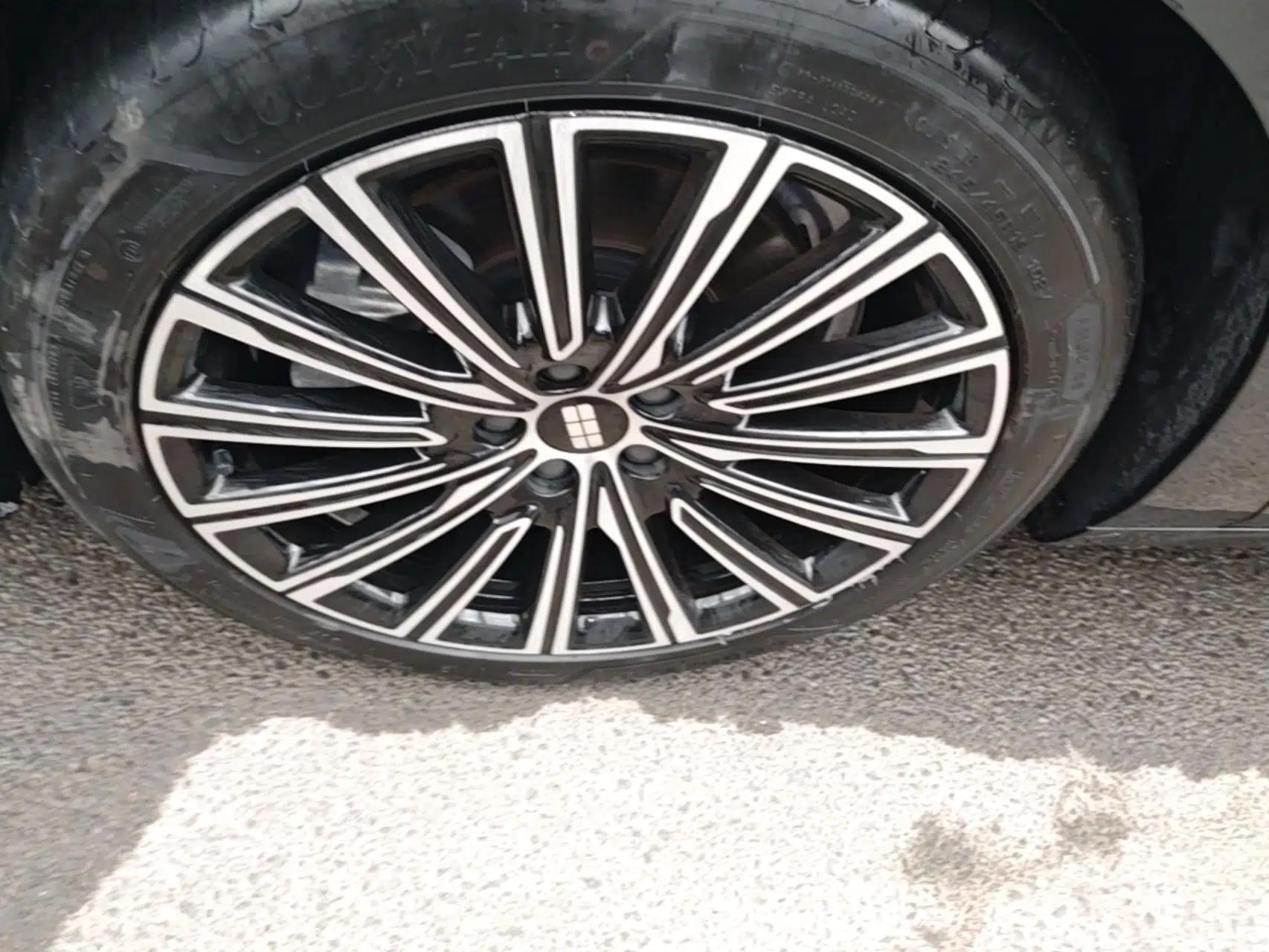 Geely Galaxy 8 2025 130km EM-P Starship Edition — миниатюра 8