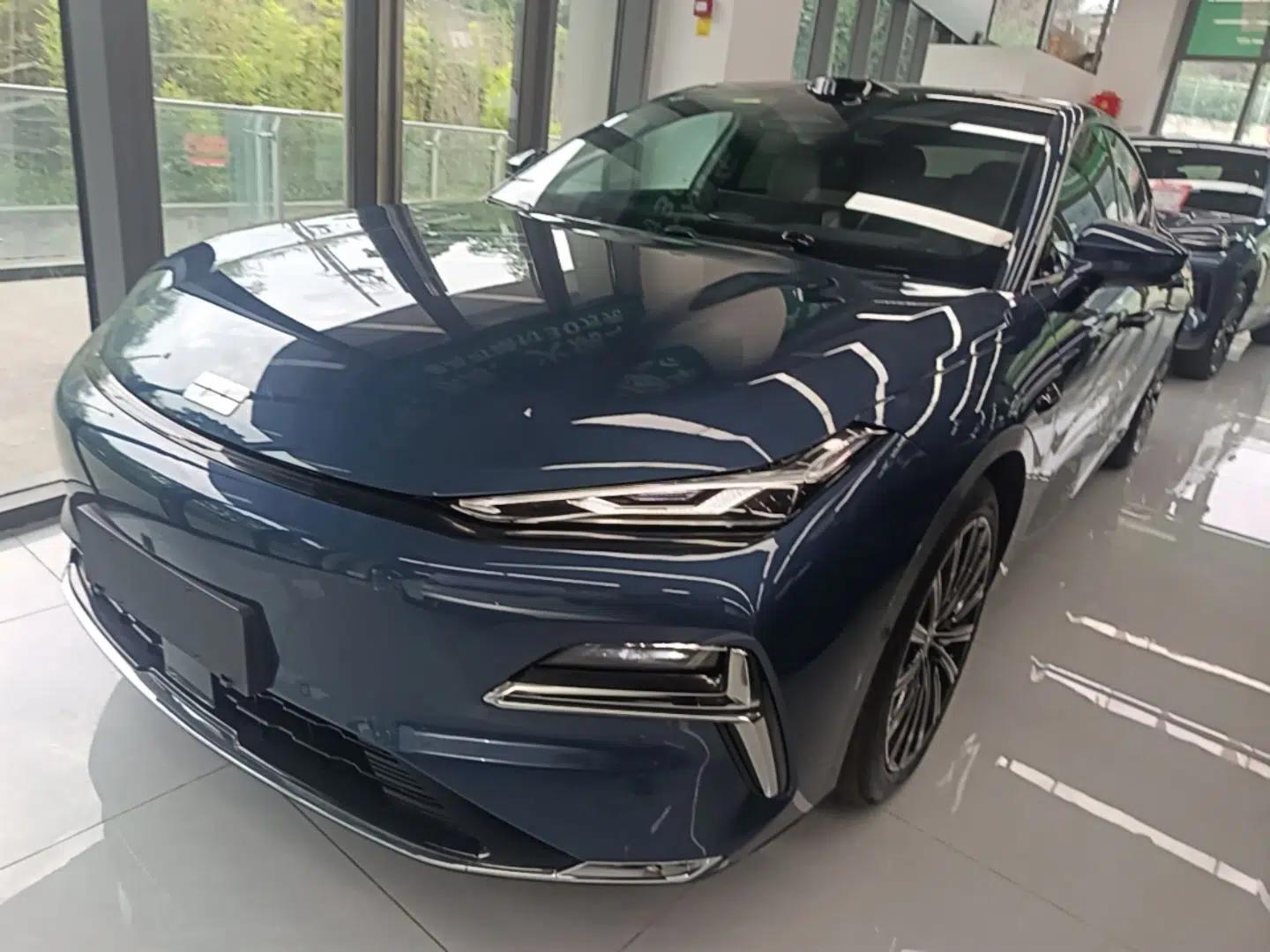 Geely Galaxy 8 2025 130km EM-P Starship Edition — миниатюра 1