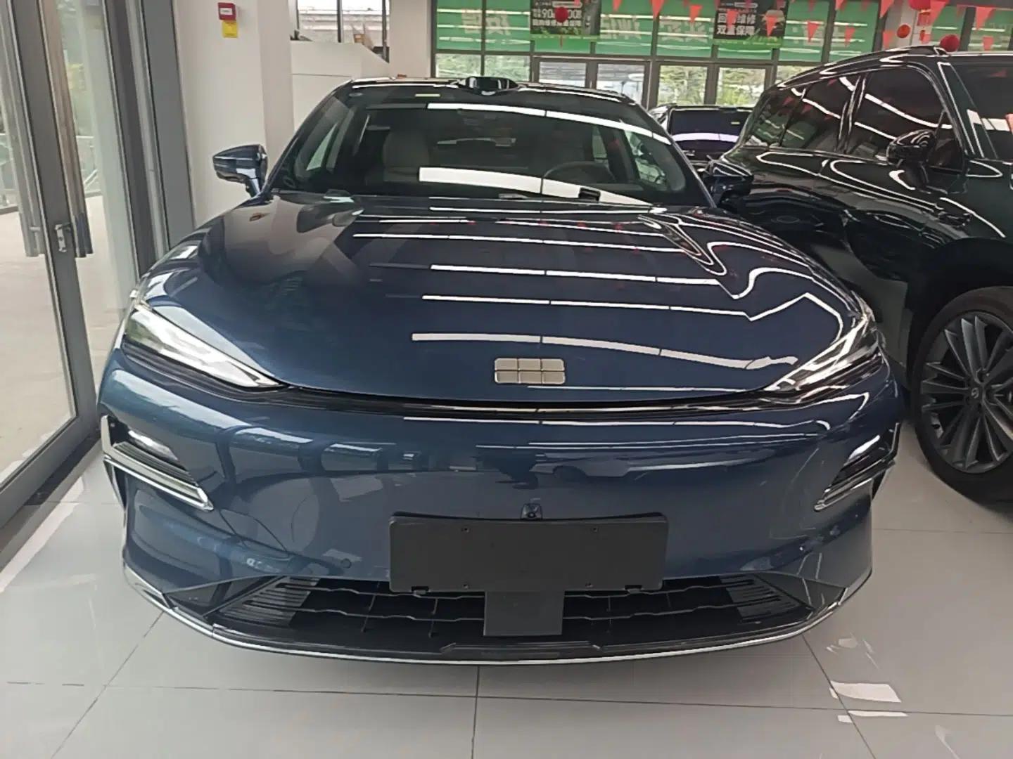 Geely Galaxy 8 2025 130km EM-P Starship Edition — миниатюра 2