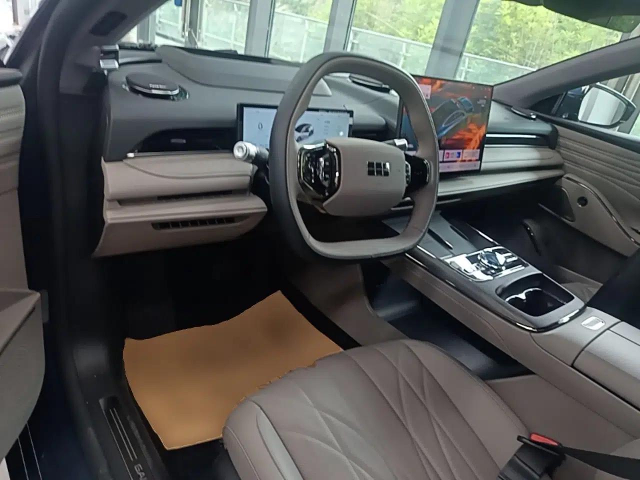 Geely Galaxy 8 2025 130km EM-P Starship Edition — миниатюра 13